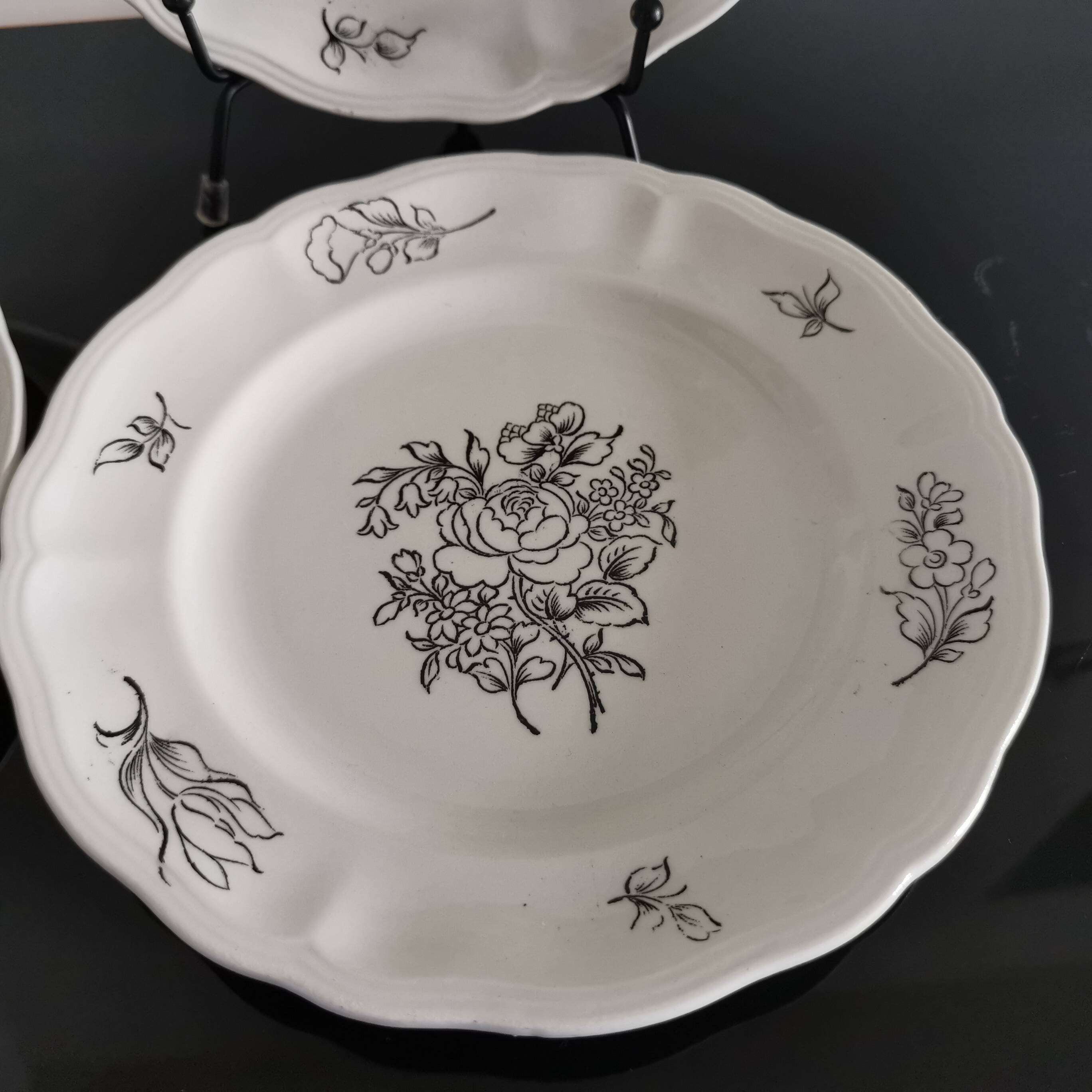 Dessert plates in half Luneville porcelain, black decor