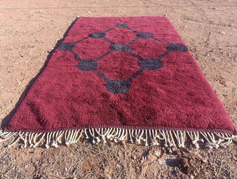 Custom dark red Moroccan rug: 150/250cm