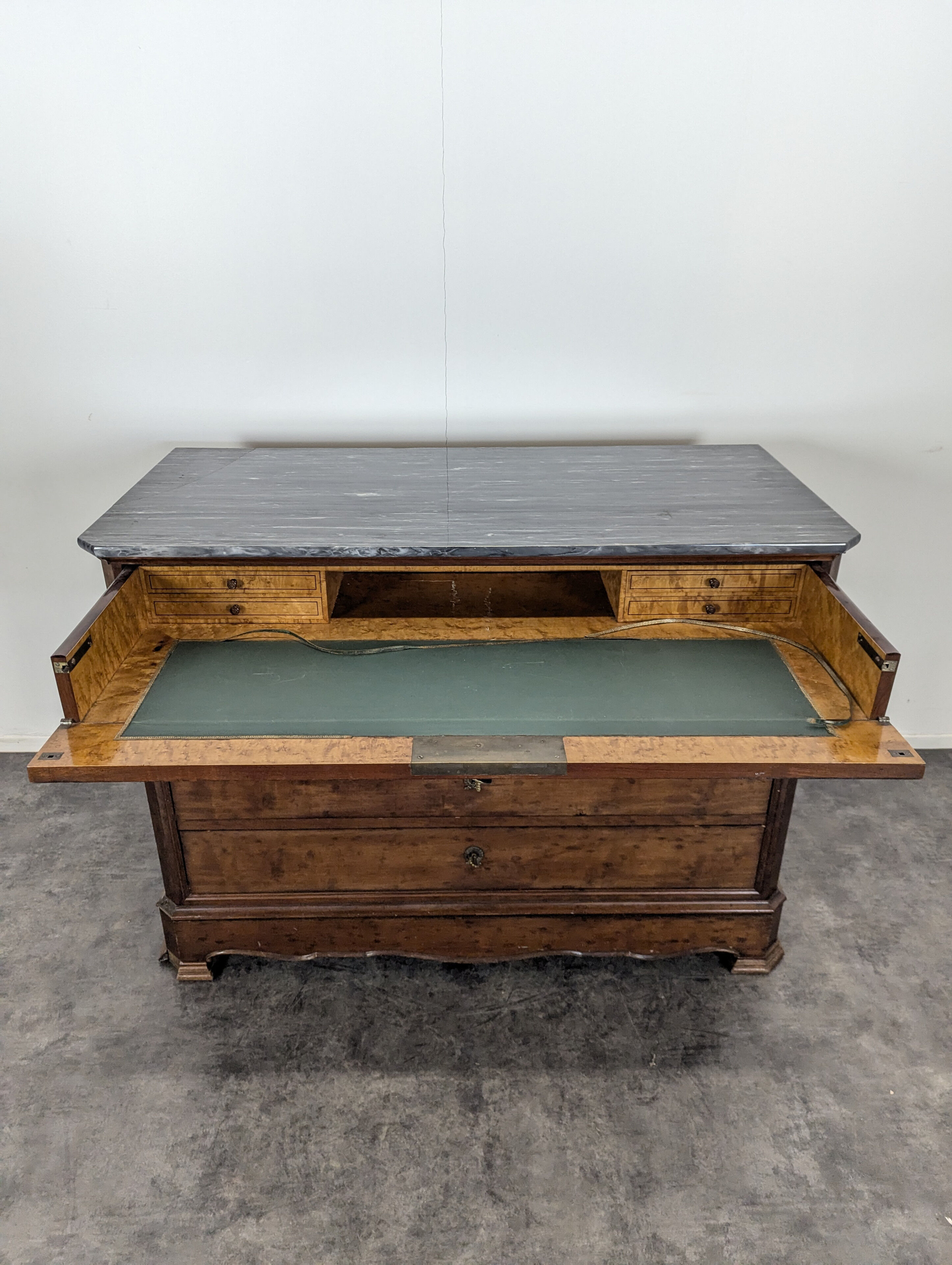 Period restoration mahogany chest of drawers