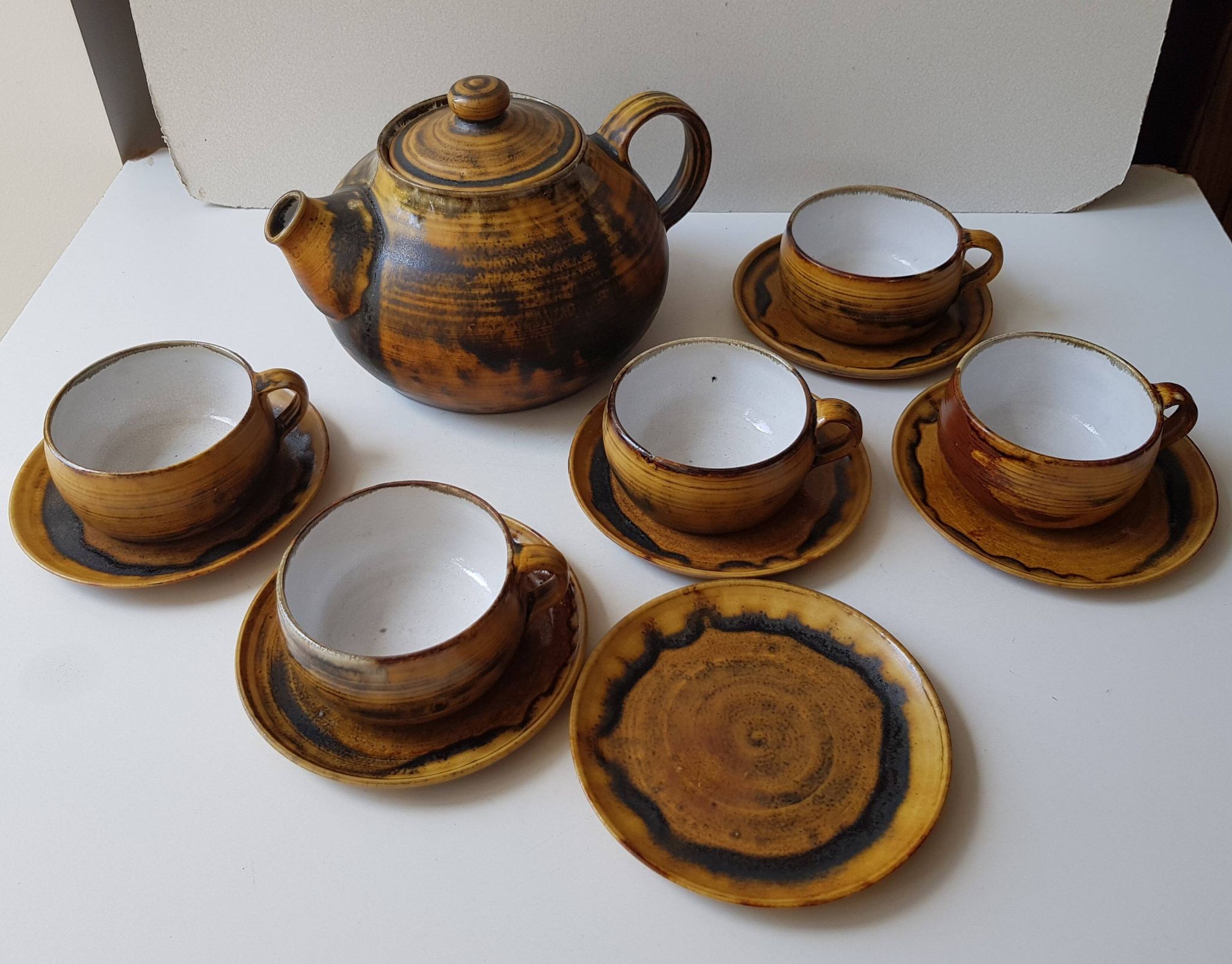 Set of teapot + 5 cups + 6 saucers in ceramic signed CB (Signature to be identified)