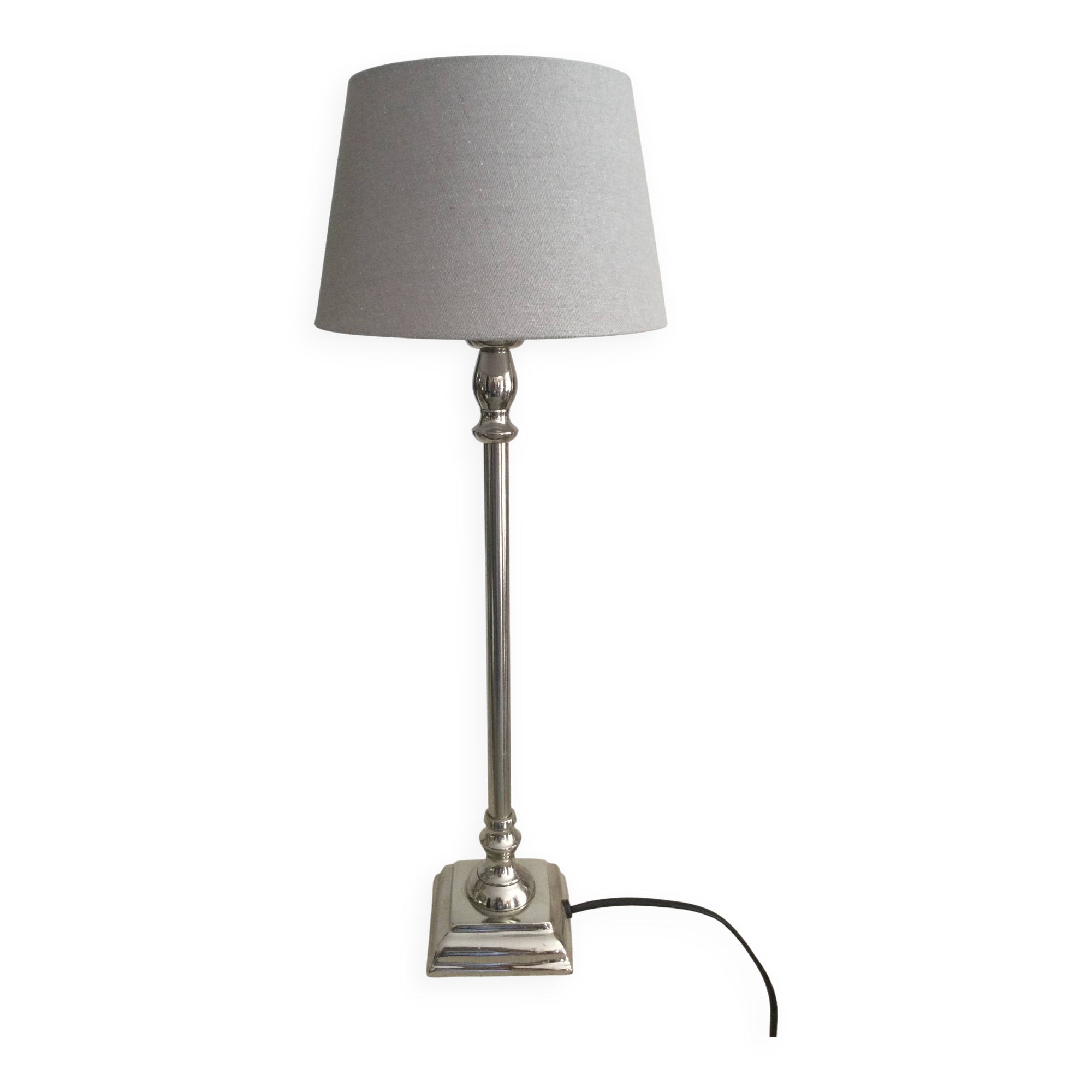Metal lamp with lampshade