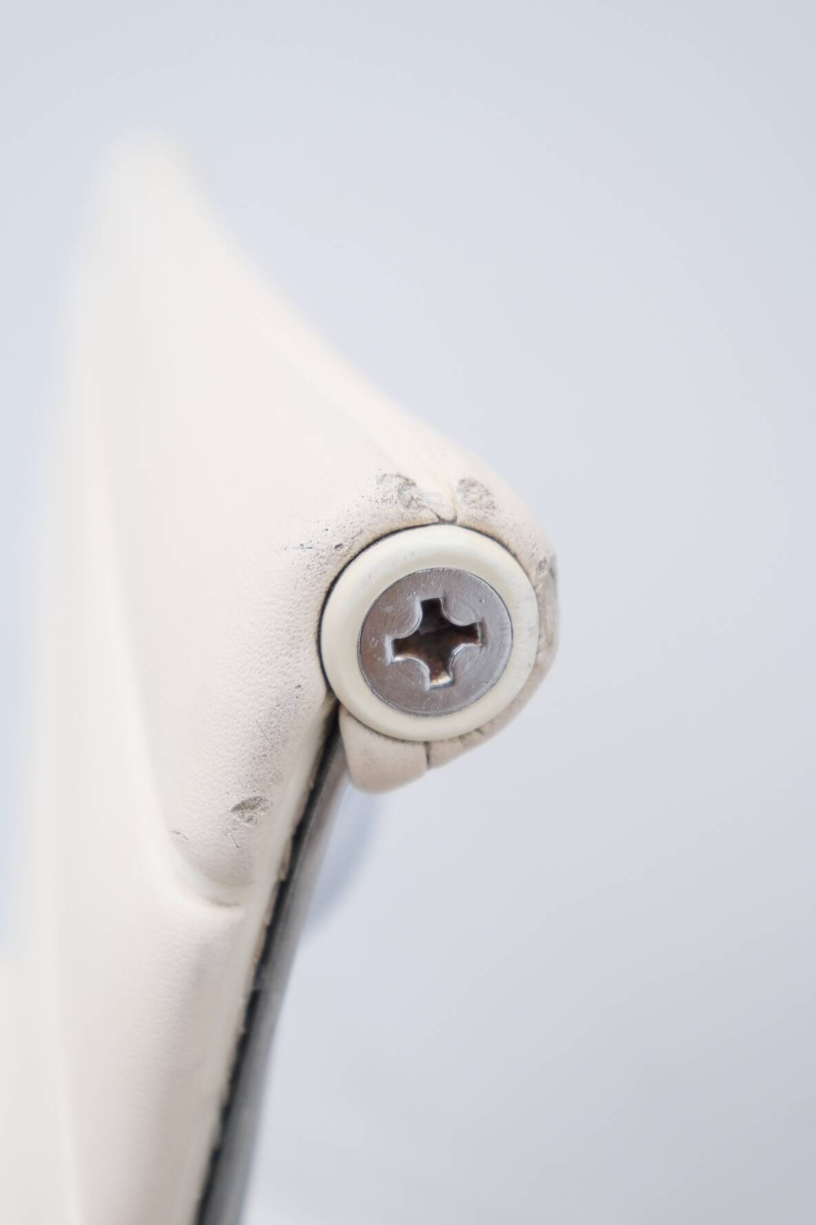 Charles & Ray Eames "EA 105" chairs for Herman Miller in leather, 1970