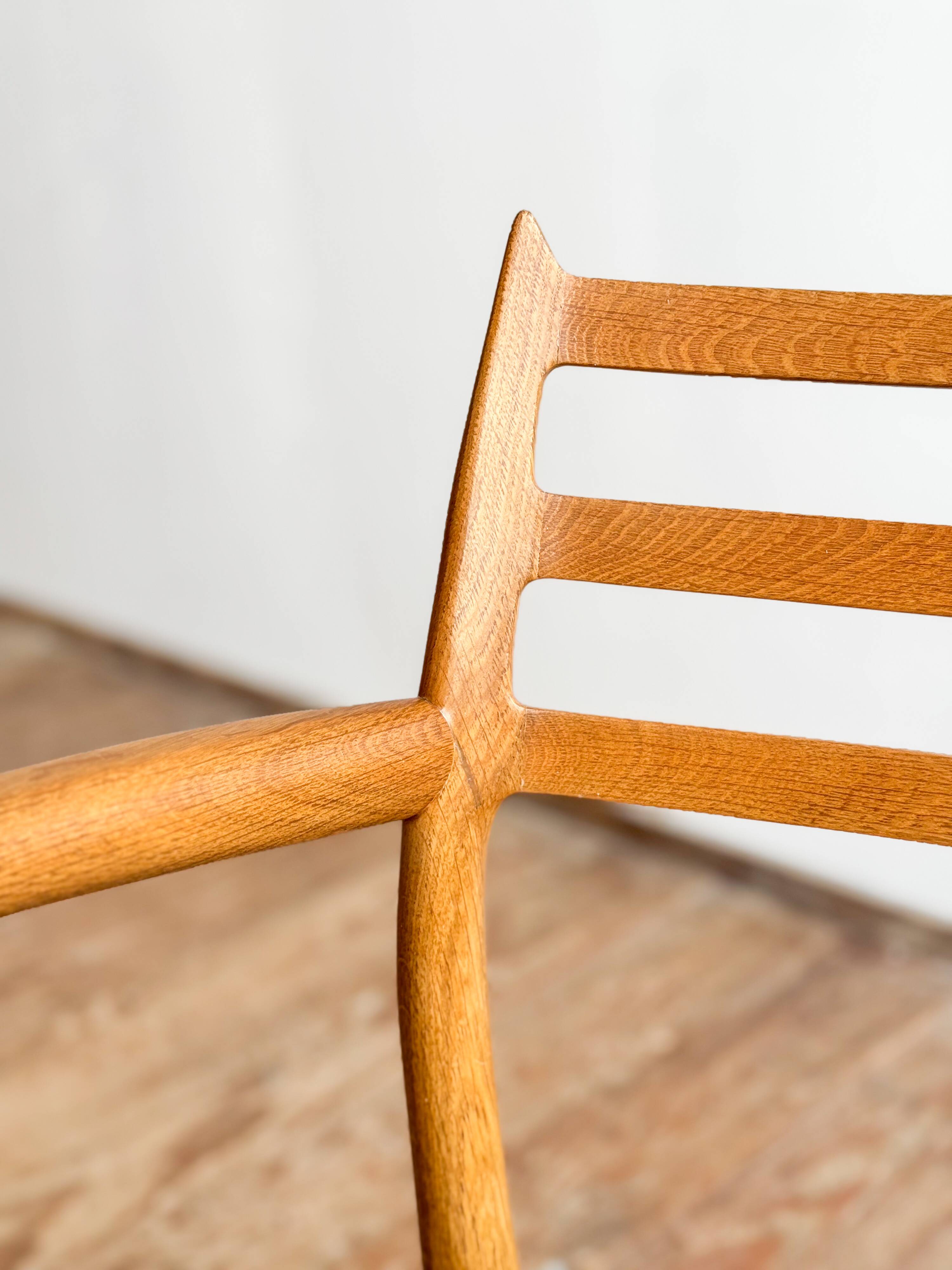 Fauteuil rare modèle 62 par Niels O. Møller en chêne, Danemark