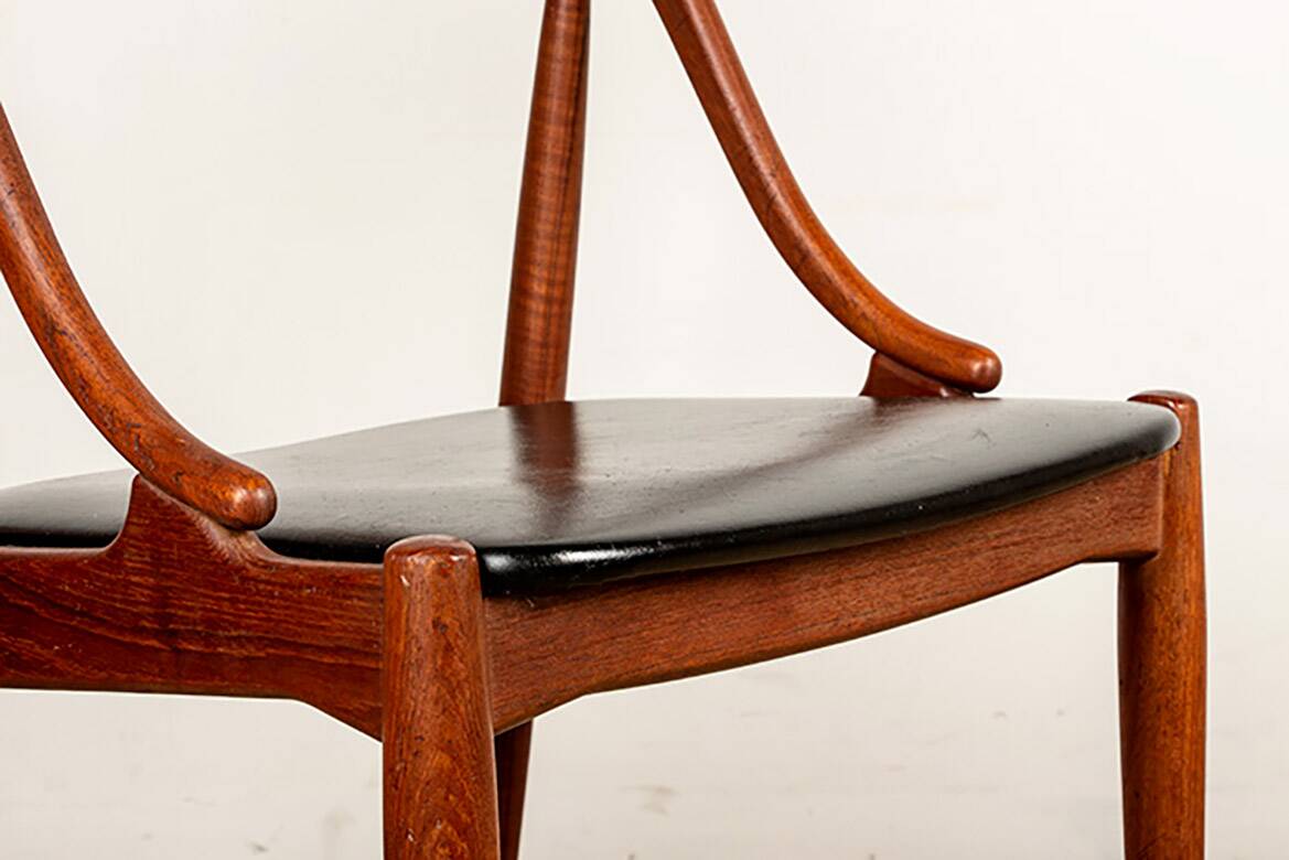 Set of 6 Danish chairs in teak and skai, model 16, Johannes Andersen.