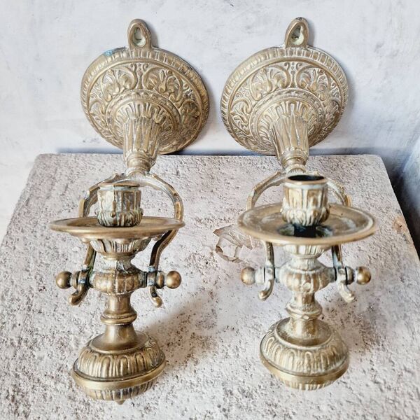 Anciens bougeoirs de bateau en bronze