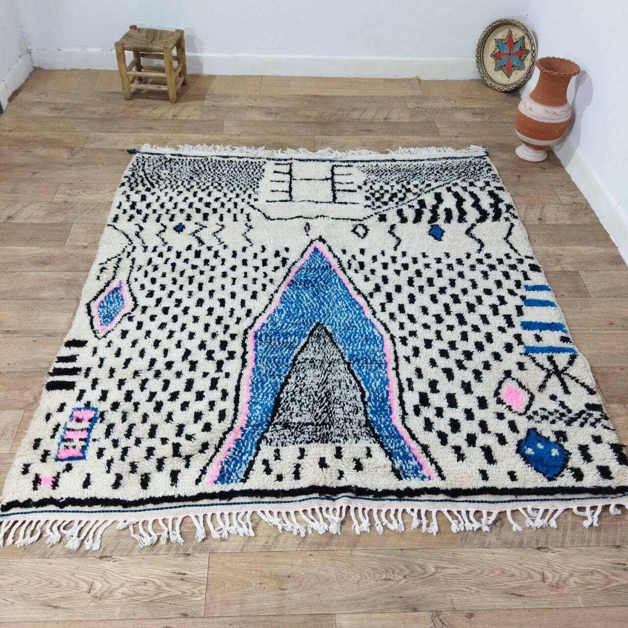 Handmade wool Berber rug 200 X 188 CM