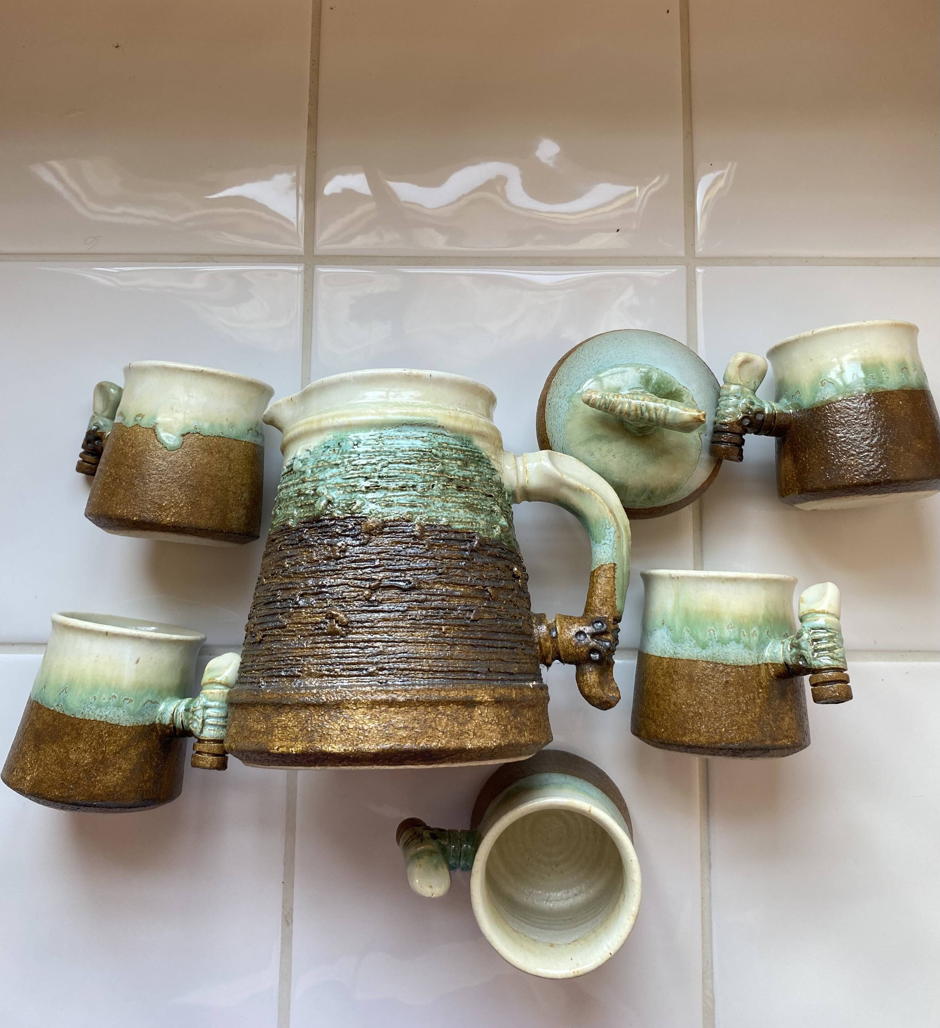 Cafetière, tasses céramiques organiques