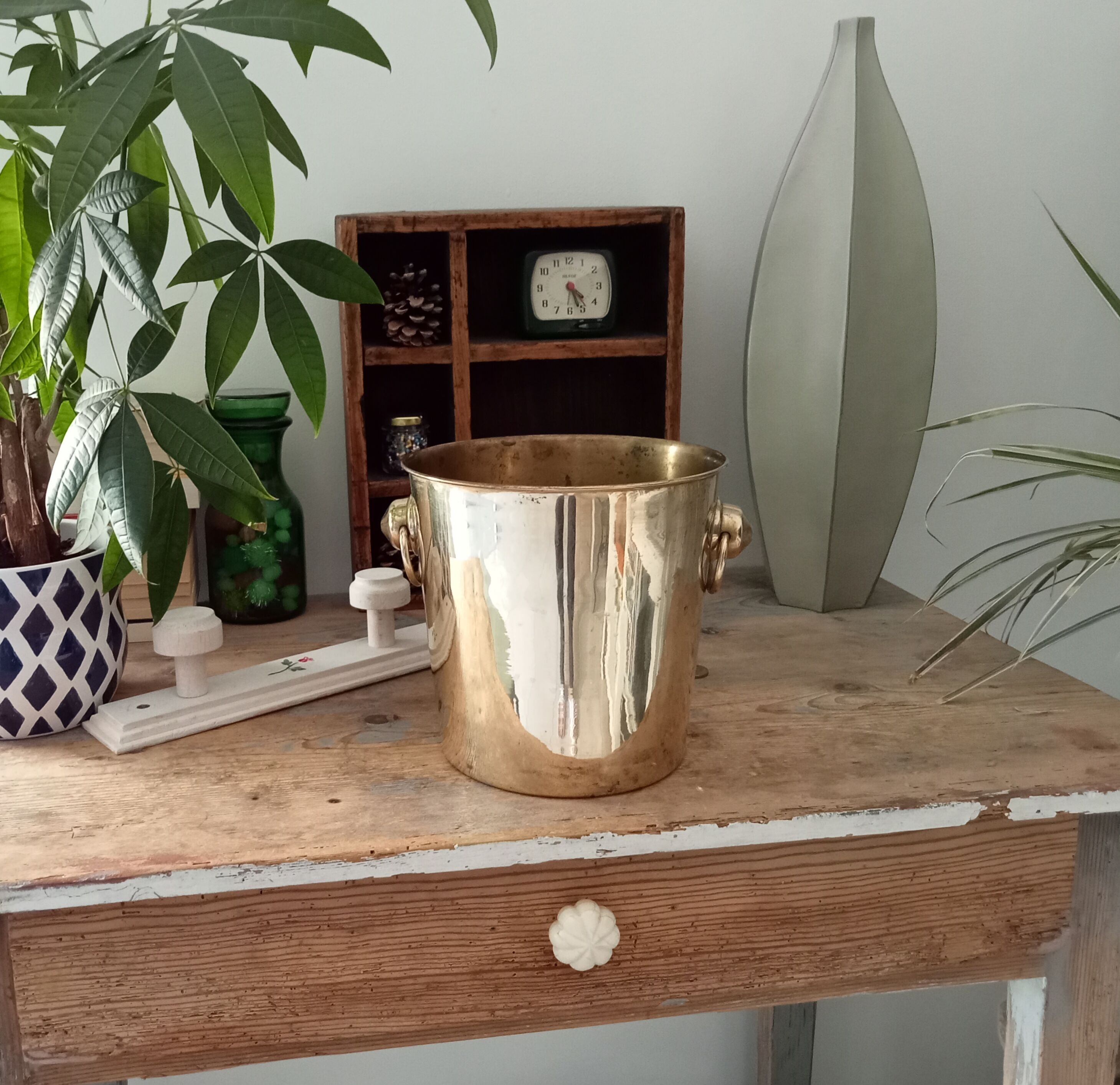 Champagne bucket in solid golden brass