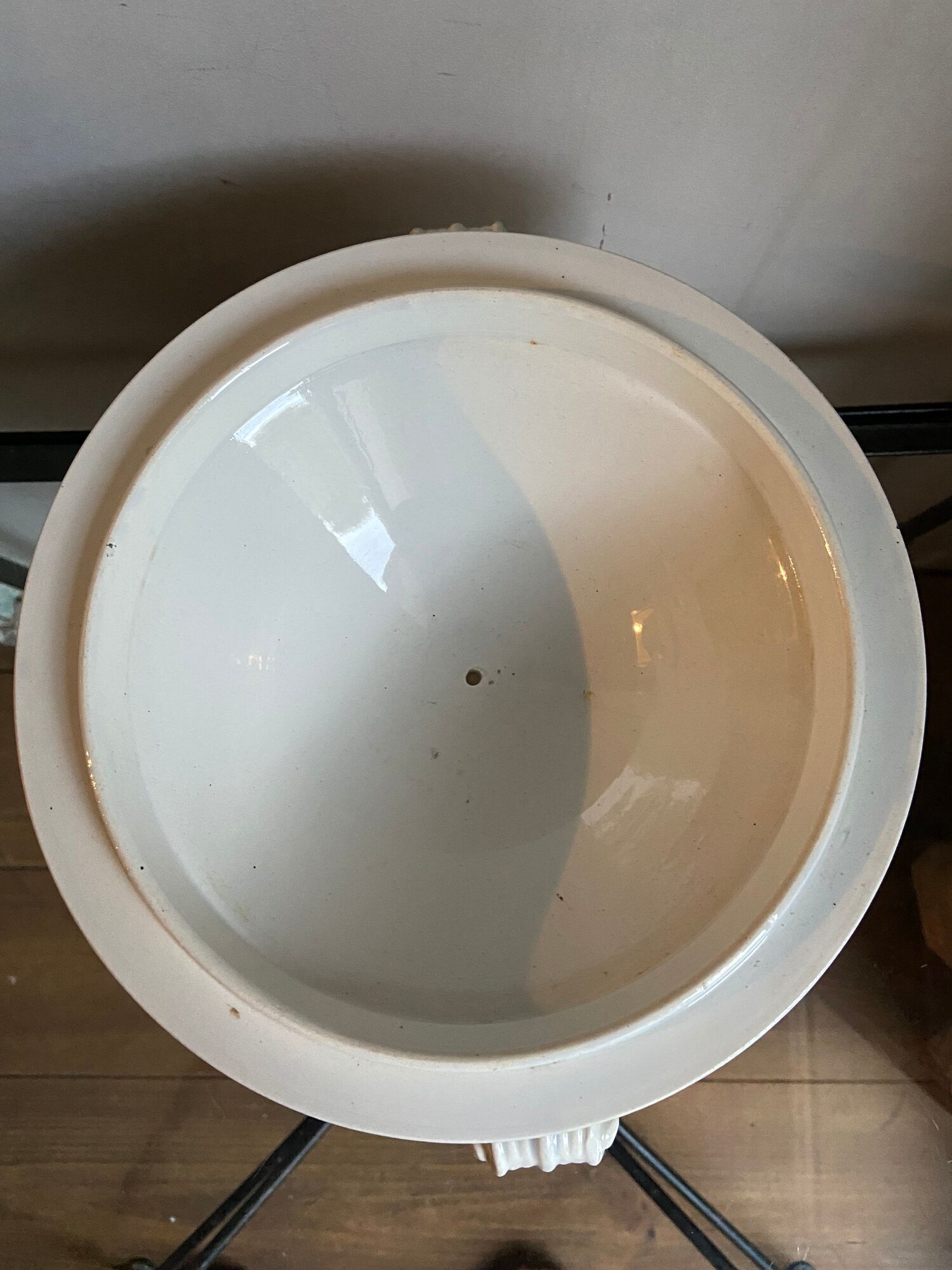 White tureen in earthenware Creil and Montereau nineteenth century