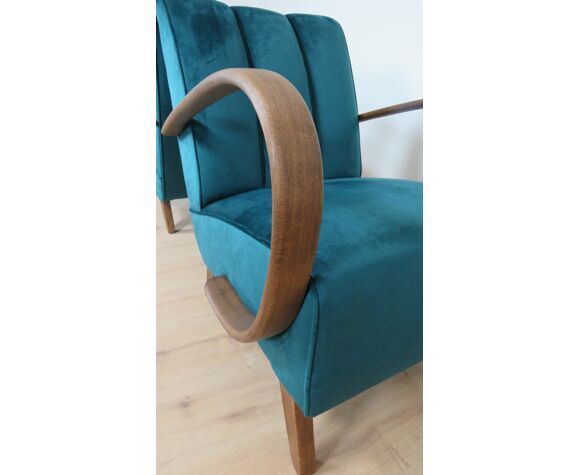 Paire de fauteuils by Jindrich Halabala