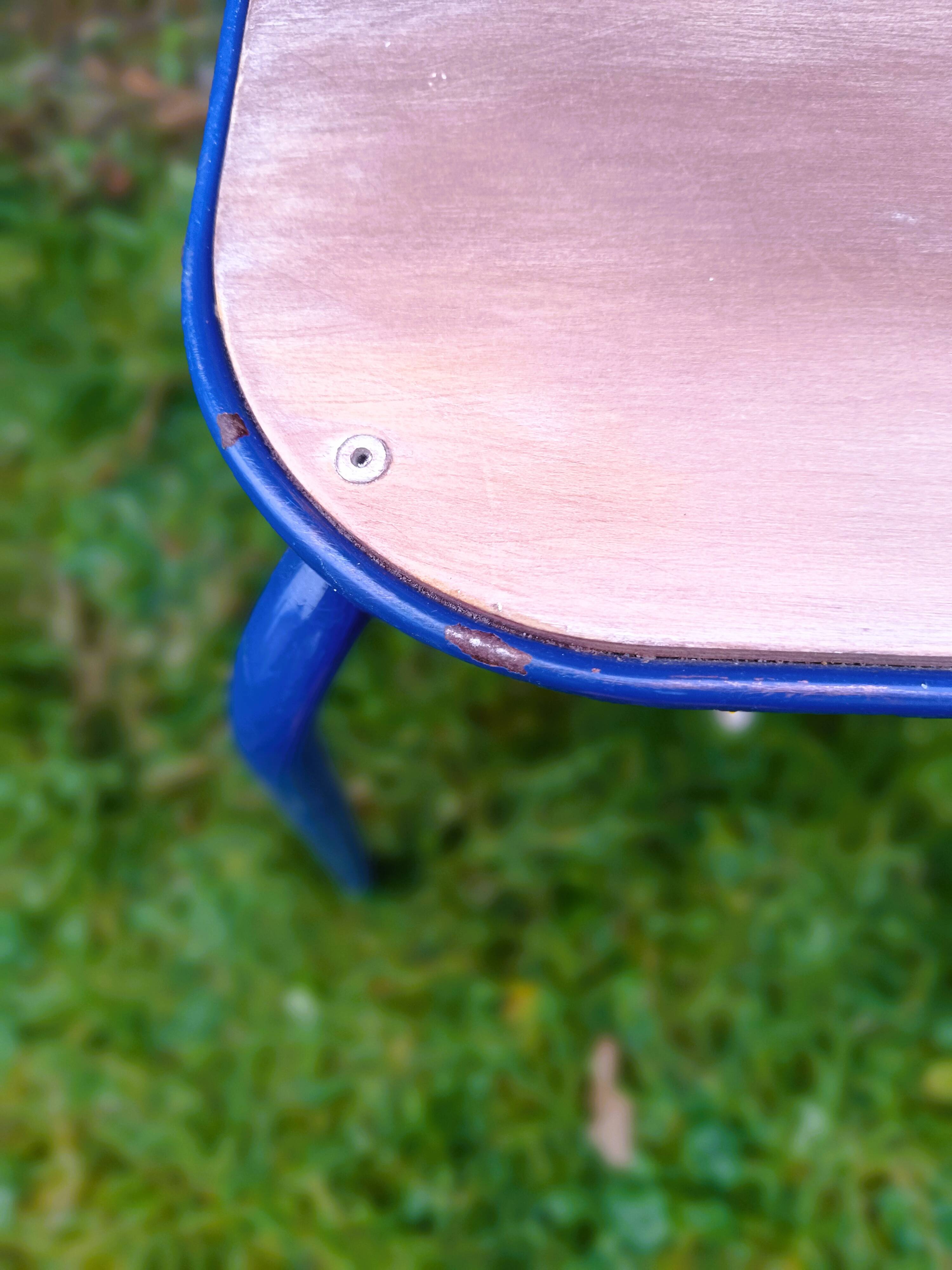 Low industrial stool