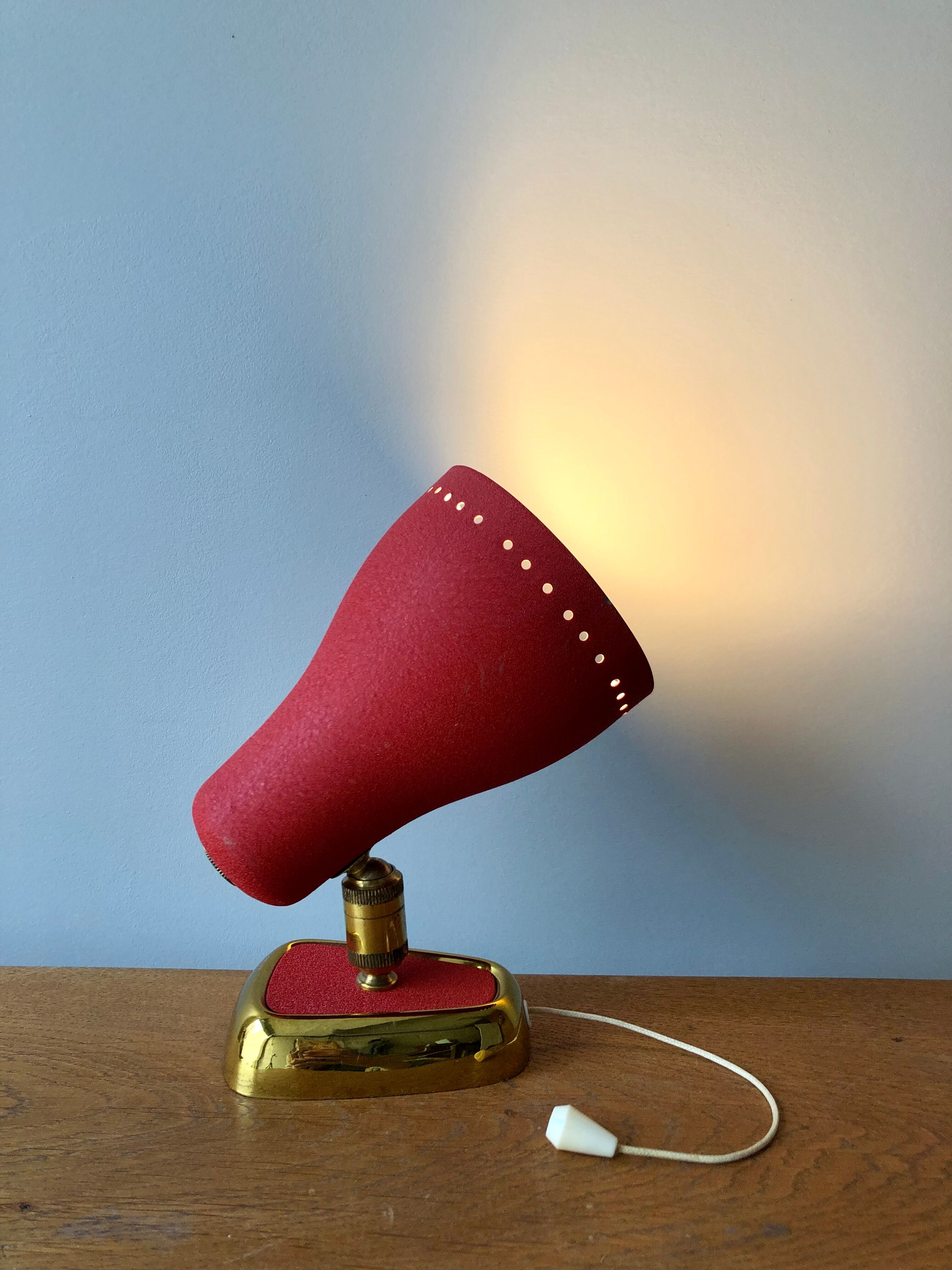 vintage pull-out wall lamp