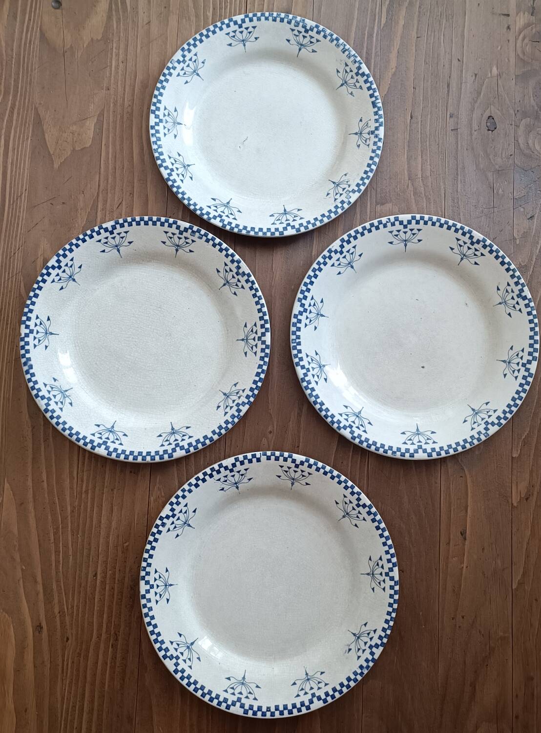 Set of Creil-Montereau Damier plates