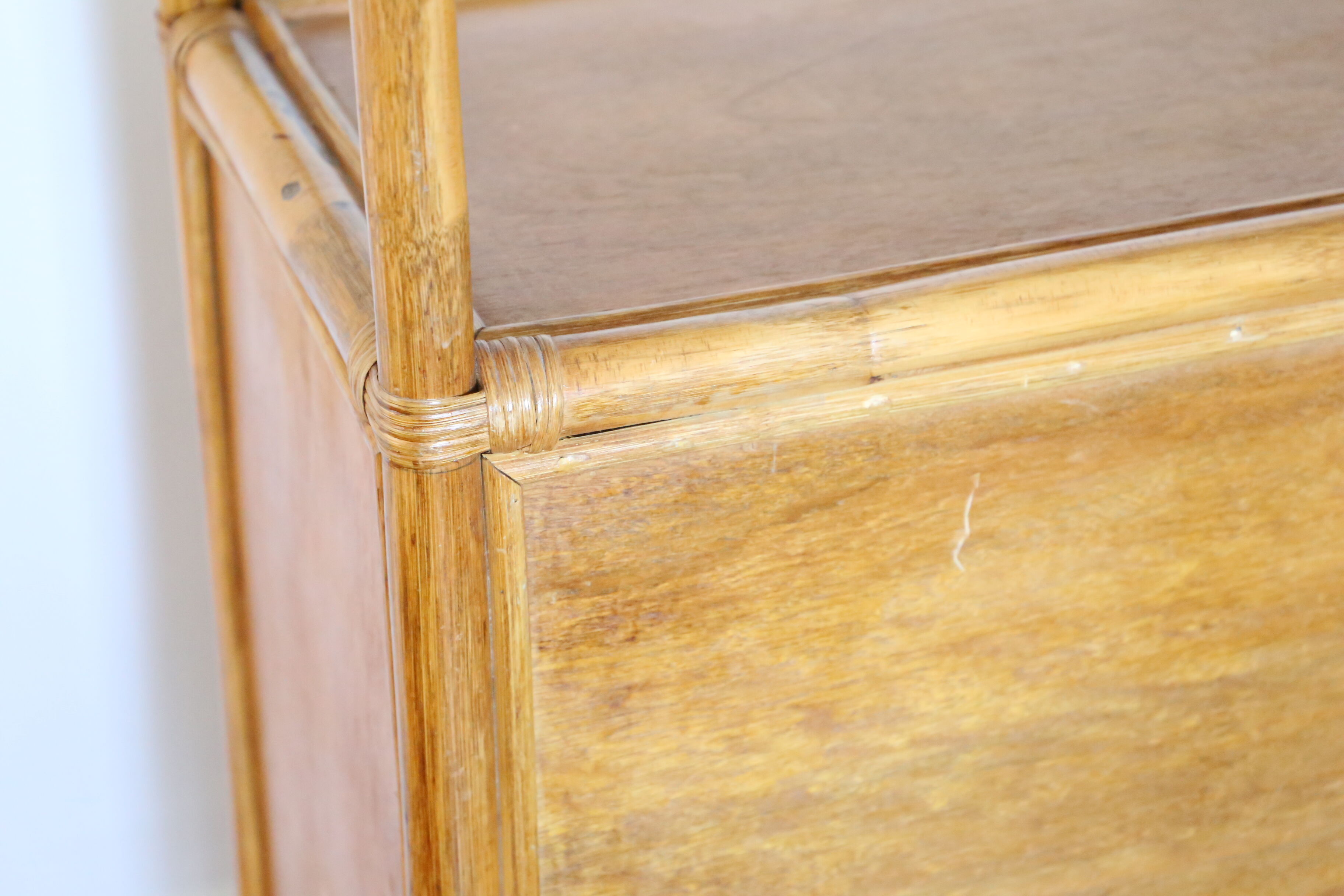 Shelf in rattan