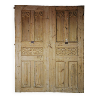 Pair of neo-gothic style doors