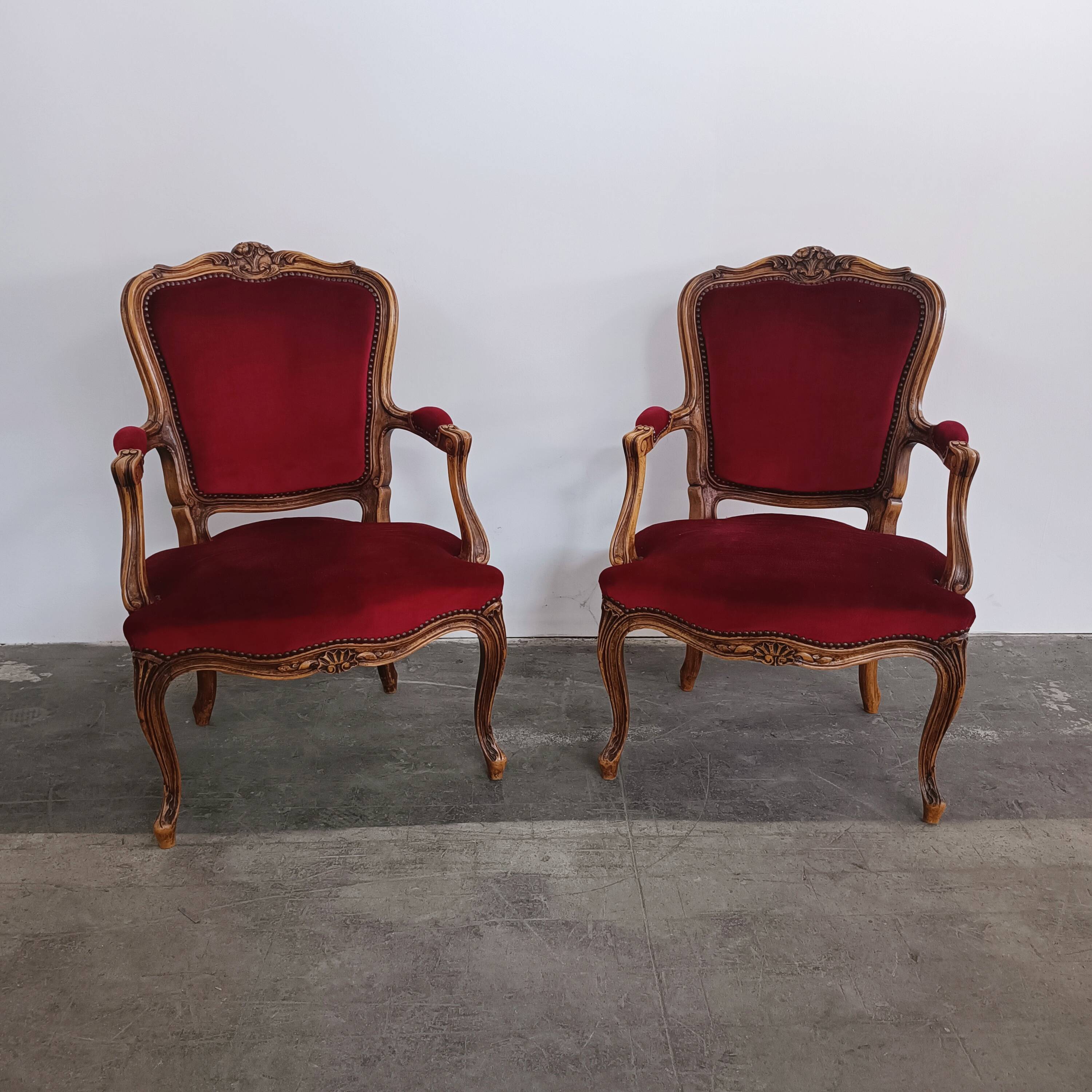 Ensemble banquette et 2 fauteuils style Louis XV en tissu rouge