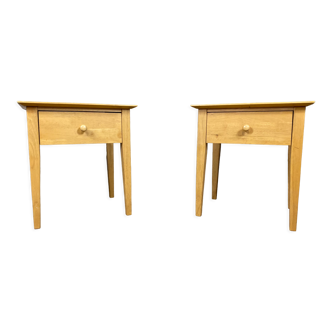 Paire de chevets en bois clair