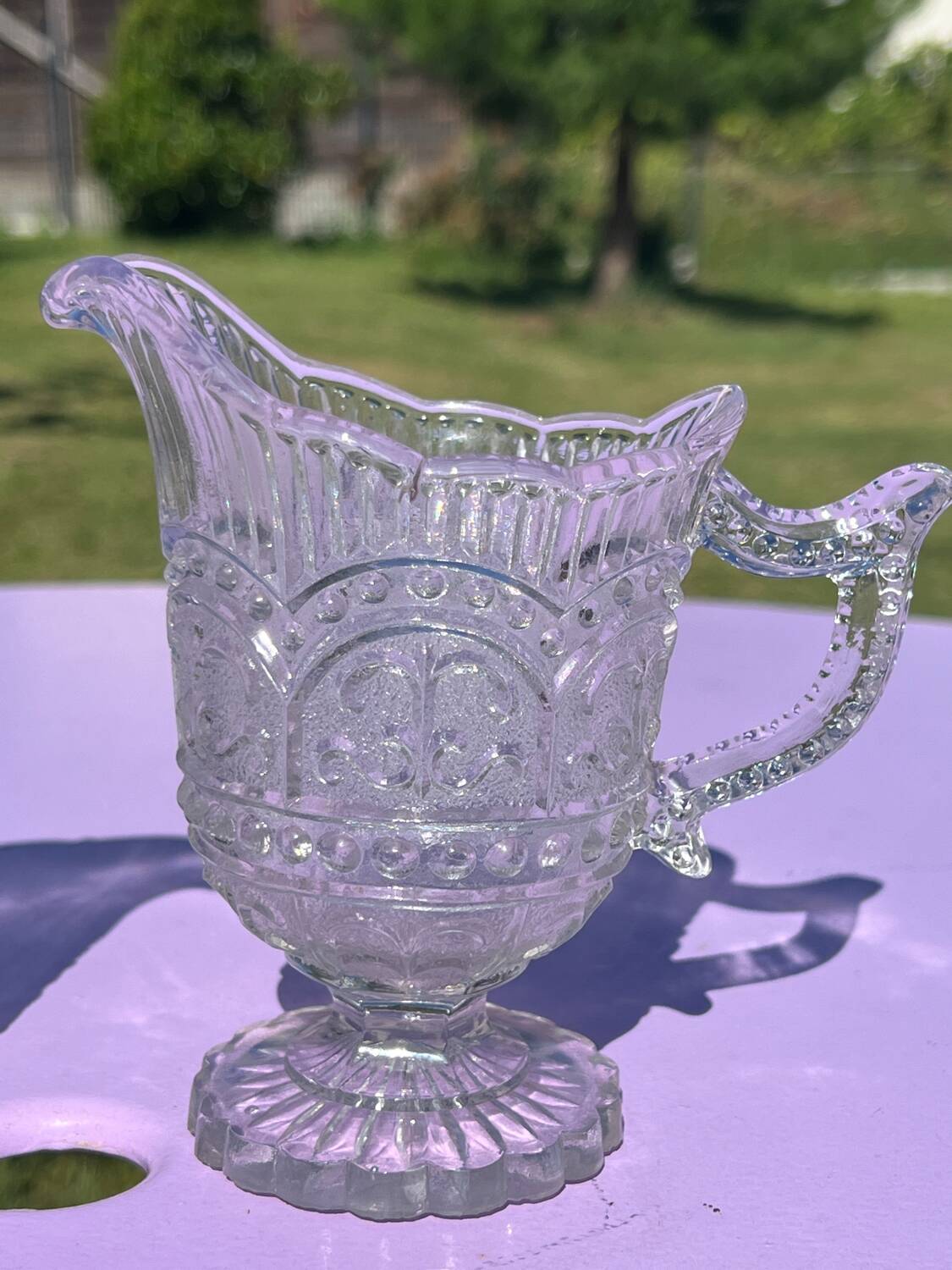 Lot - 2 Aiguières ancienne époque 1900 en cristal moulé