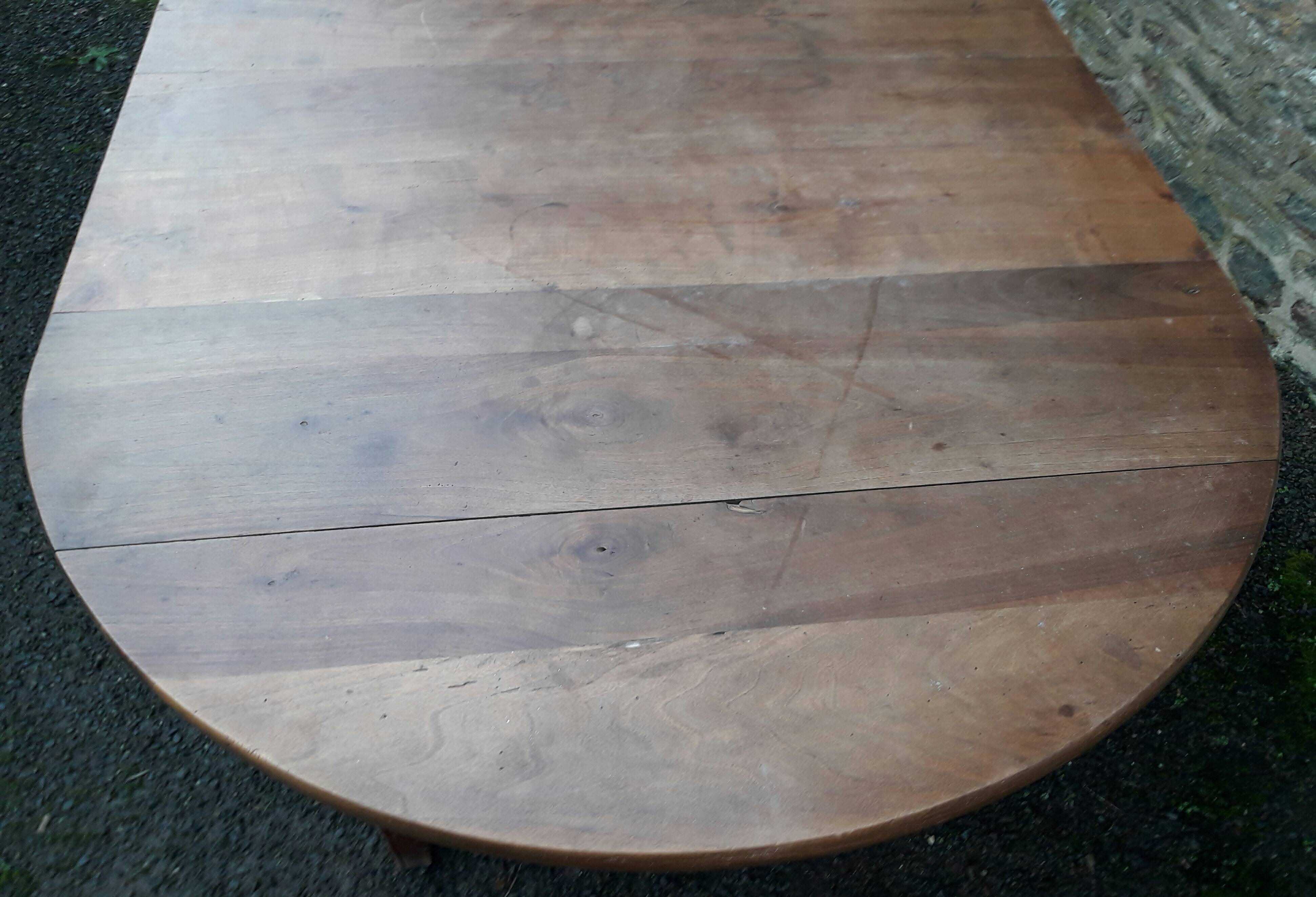 Oval fruit wood farm table