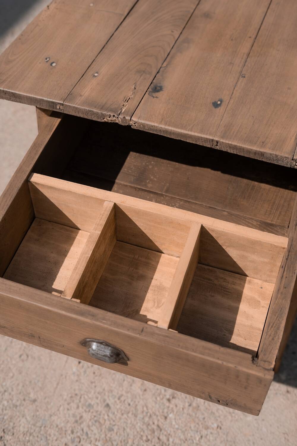Table de ferme rénovée