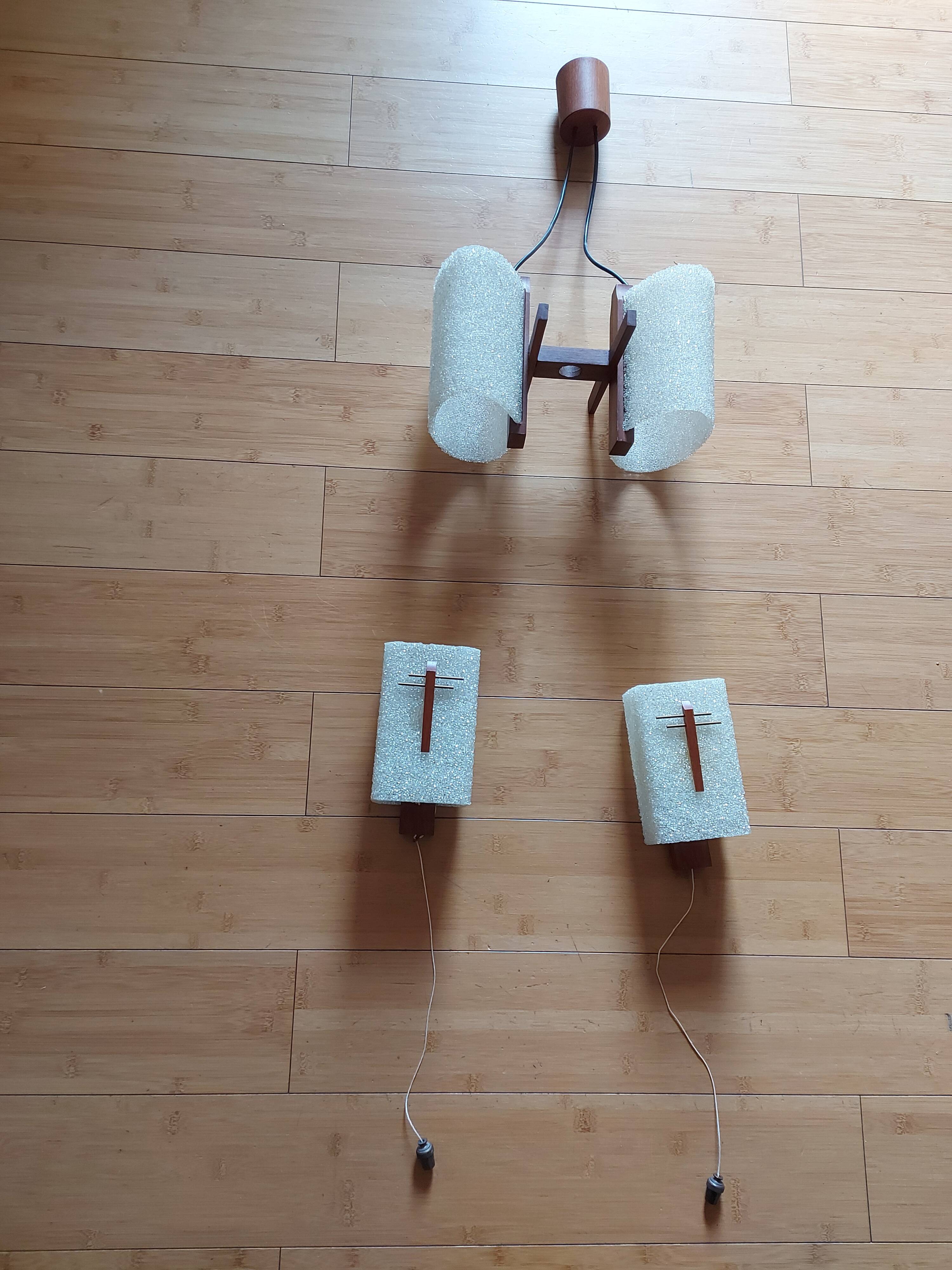 Scandinavian suspension with its two wall light