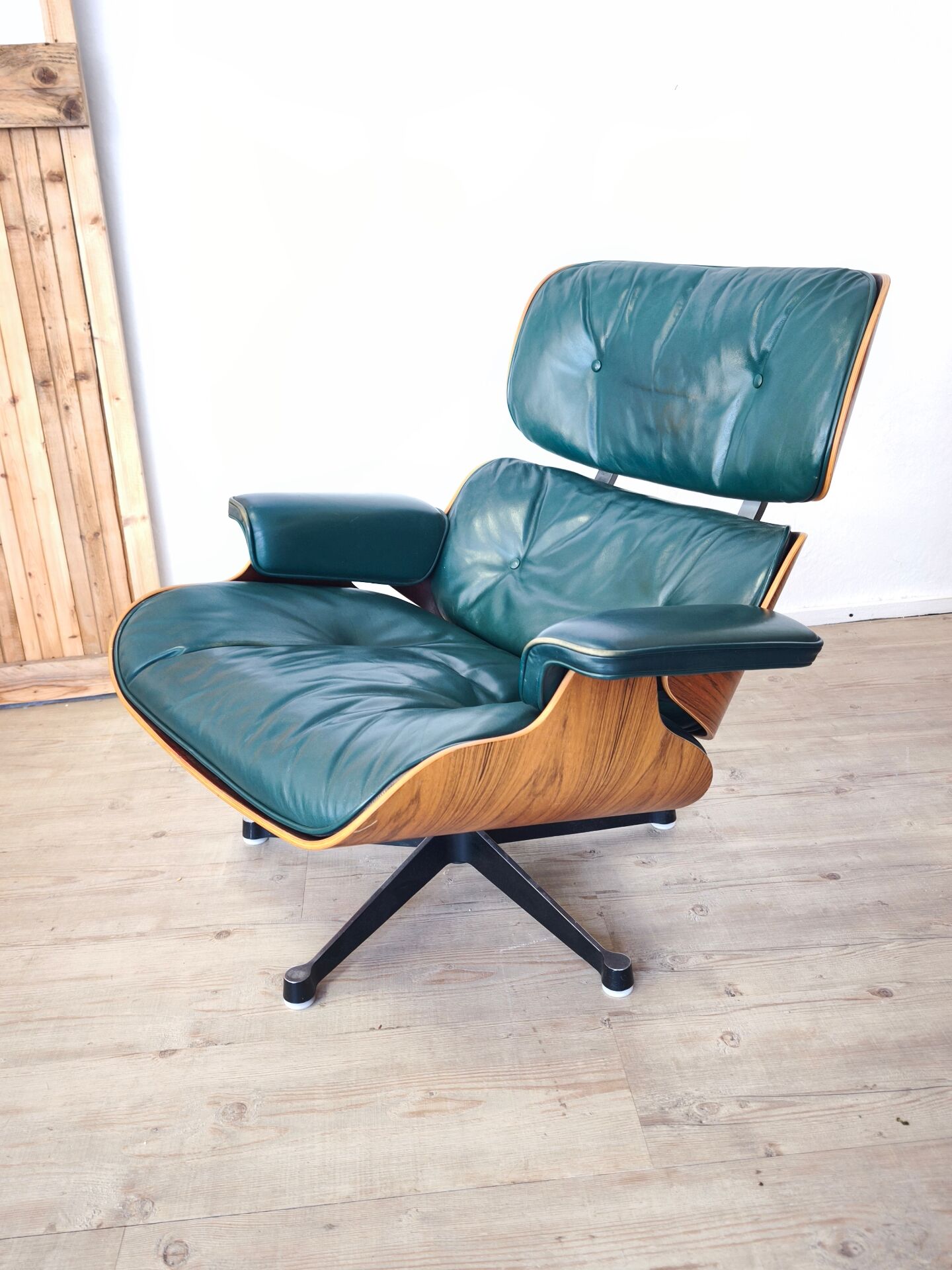 Fauteuils Lounge Eames ,production Herman Miller, avec ottoman. En cui