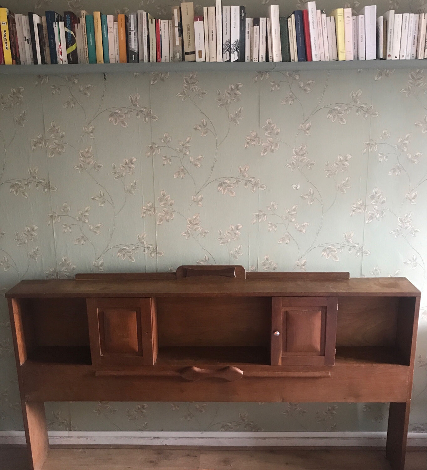 Enfilade vintage ou cosy de lit tête de lit