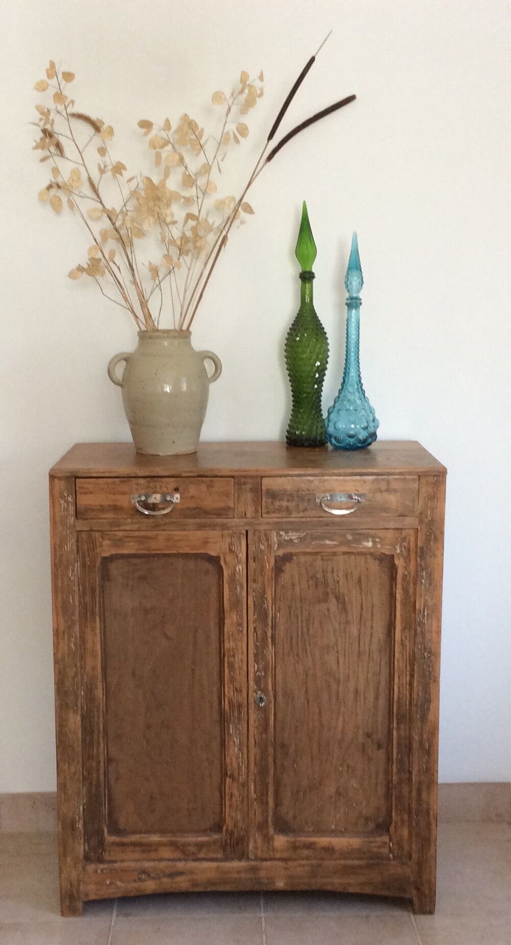 Parisian buffet two drawers two shelves and lock