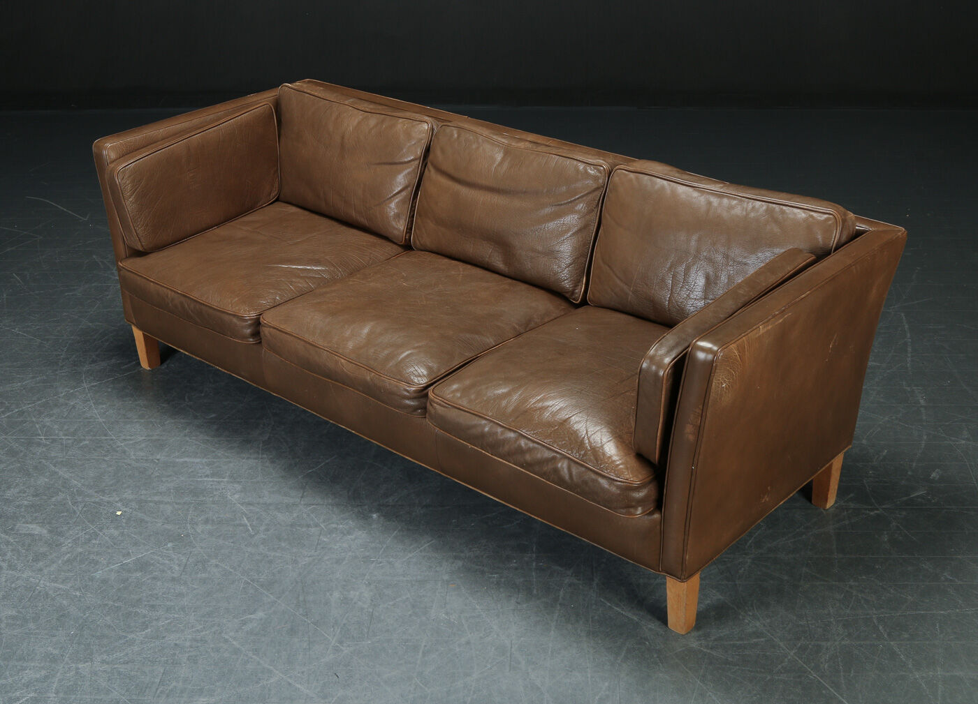 Danish leather sofa design from the 1960s/70s