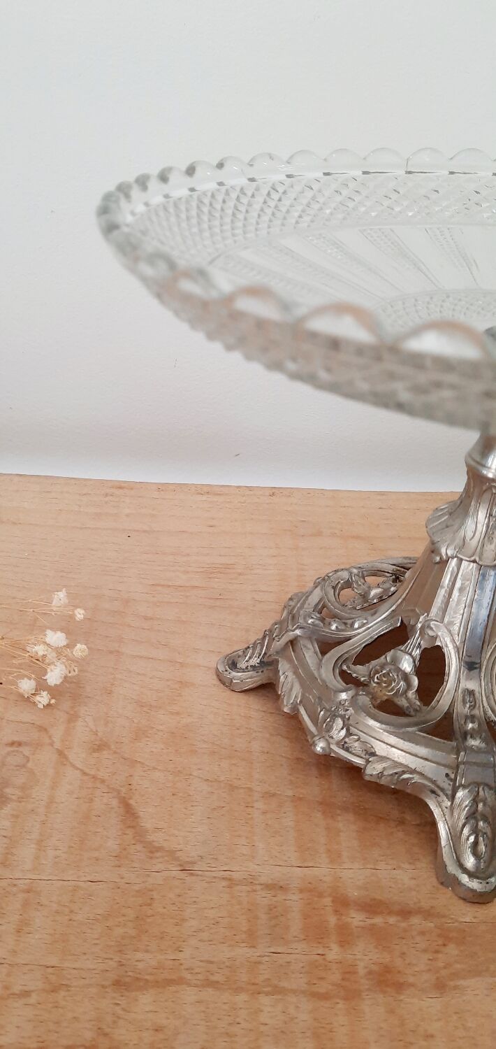 Glass cutter with metal base