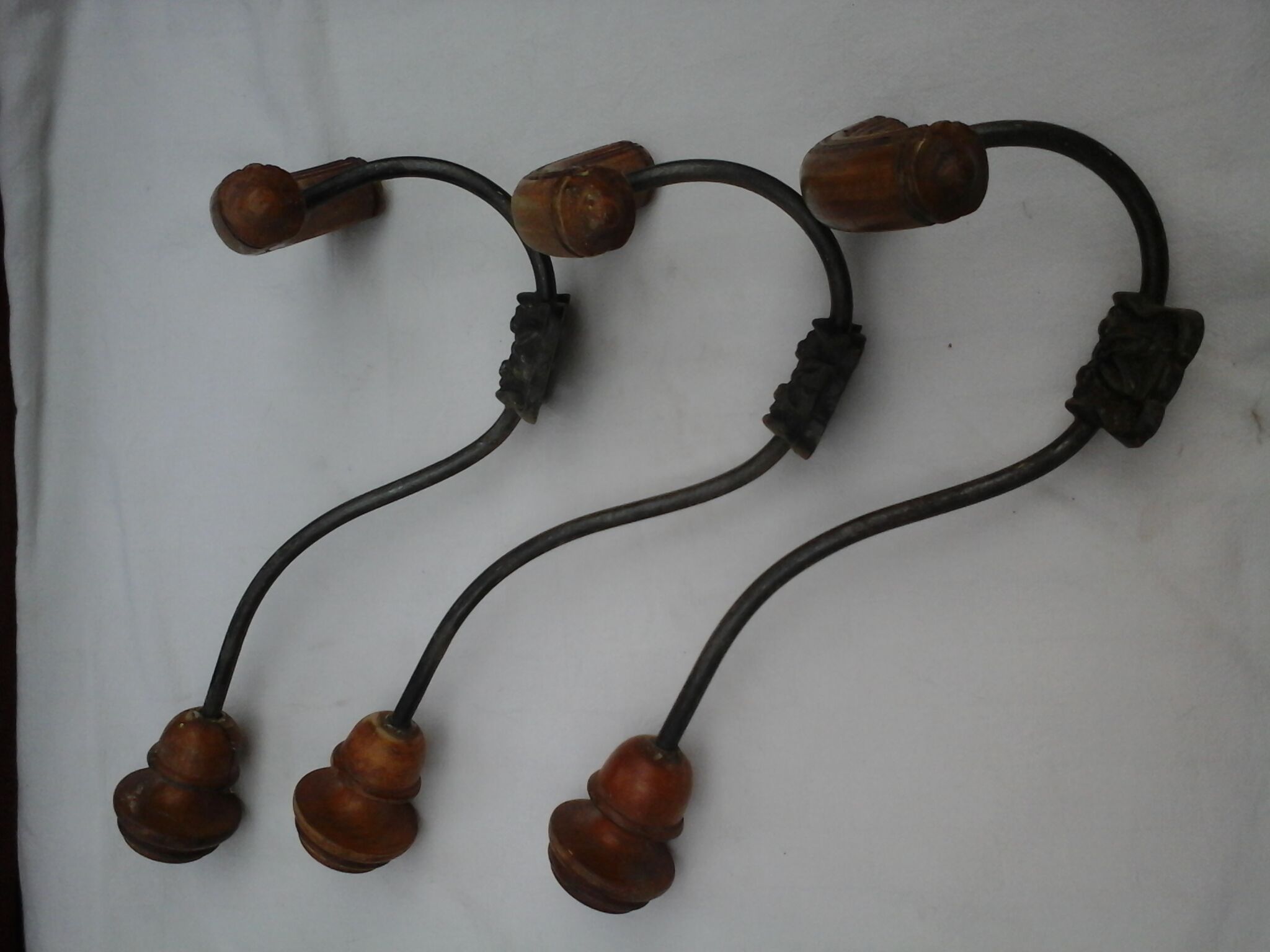 Lot de 3 patères anciennes