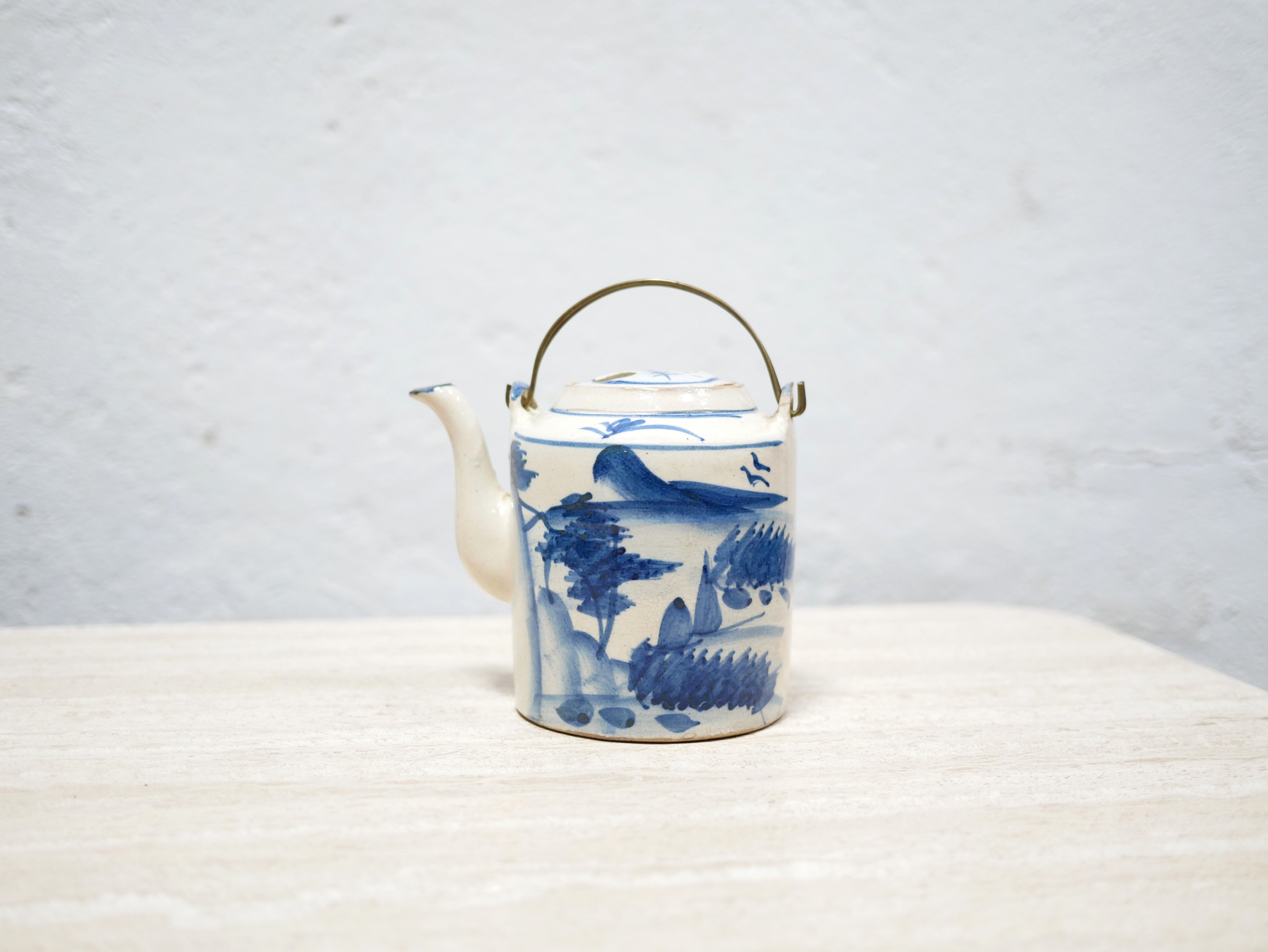 Théière chinoise ancienne en porcelaine