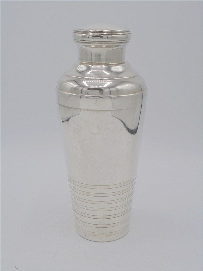Shaker in silver
