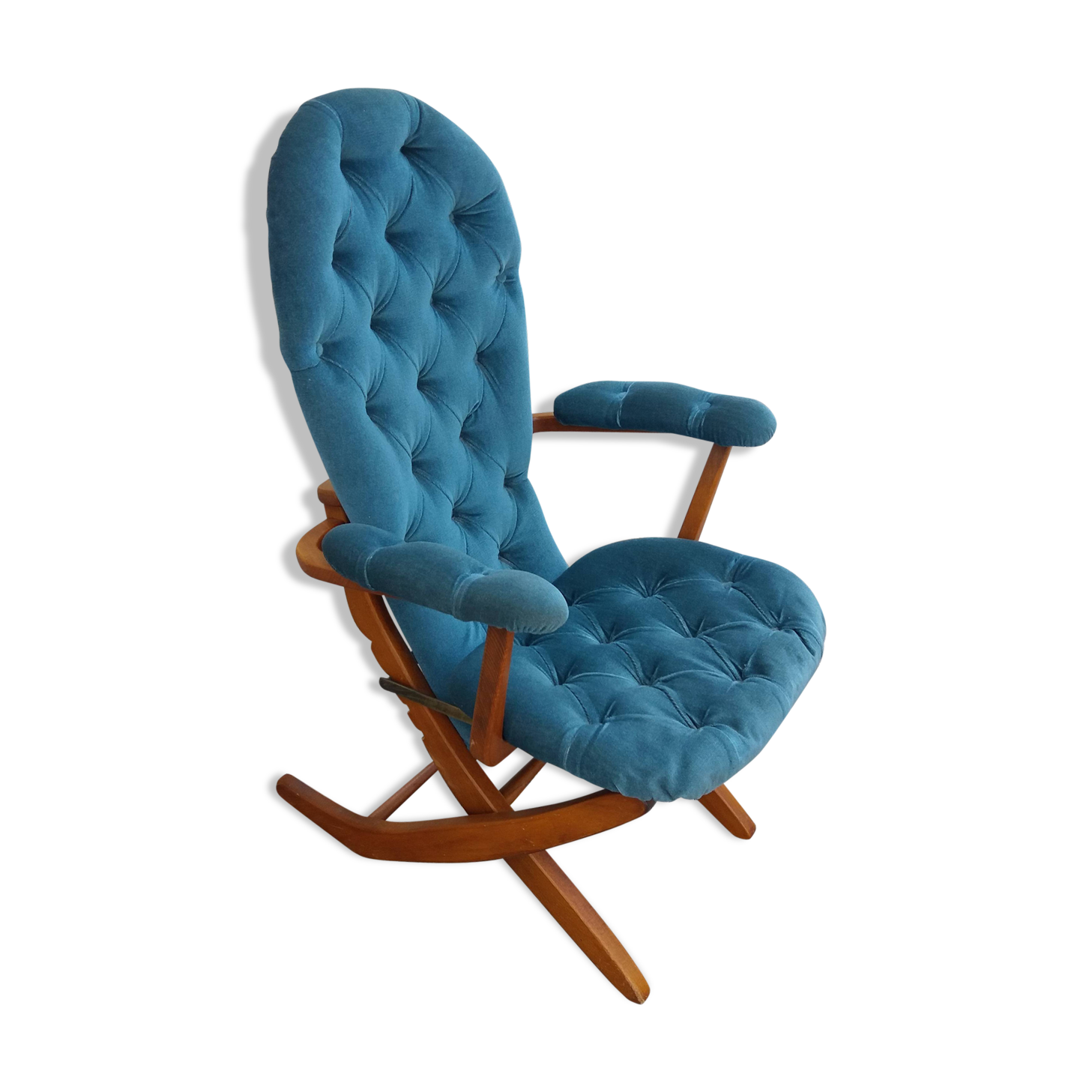 Velvet armchair and adjustable wood