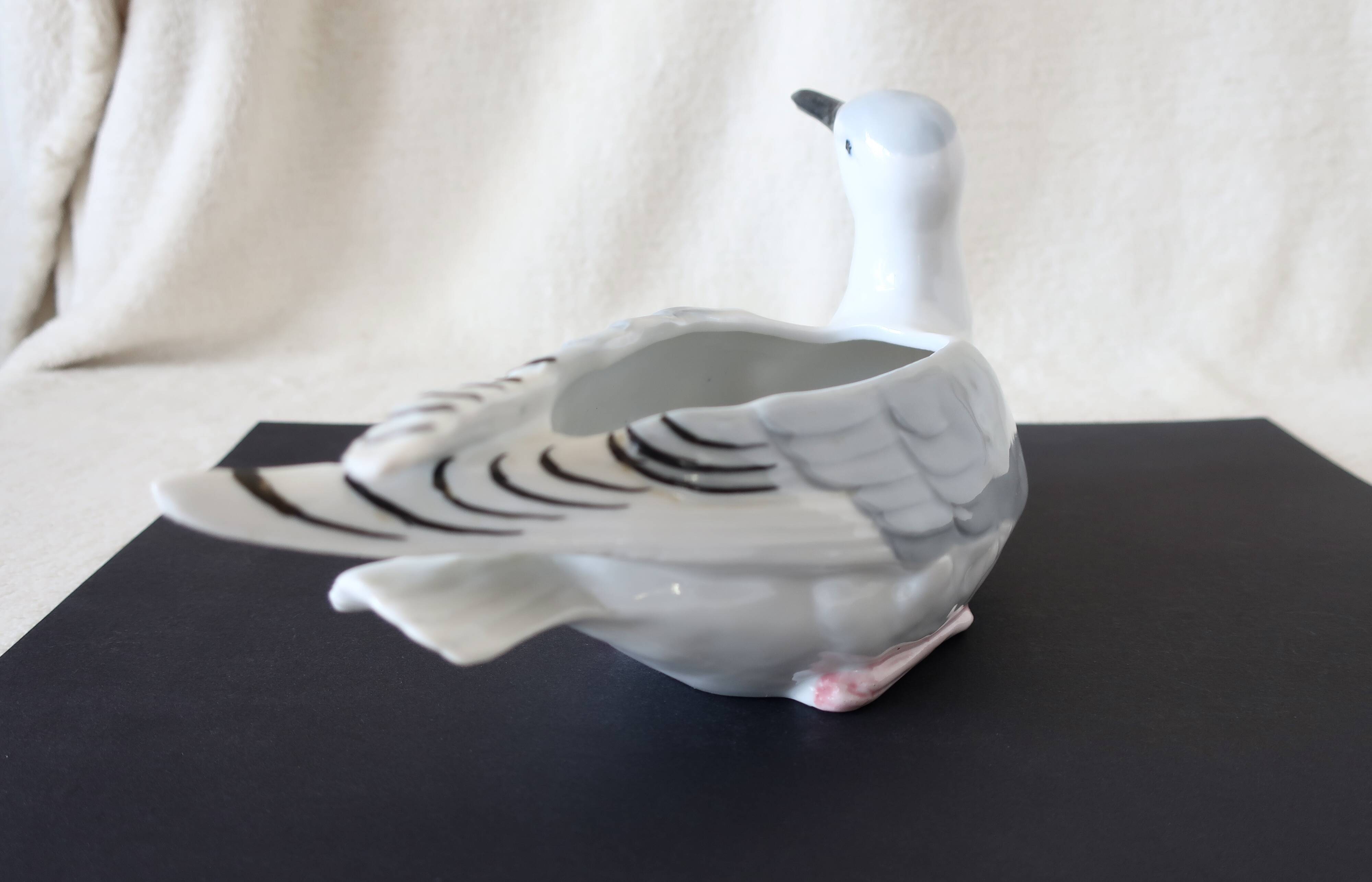 German Porcelain Seagull, 1930s Pocket Tray, Very Good Condition.