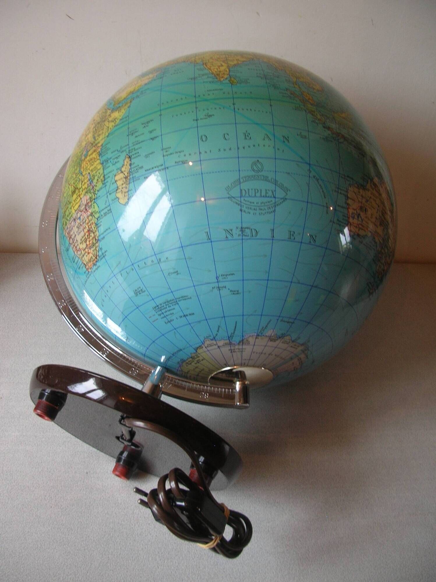 Old luminous terrestrial globe Duplex Columbus Berlin political and physical