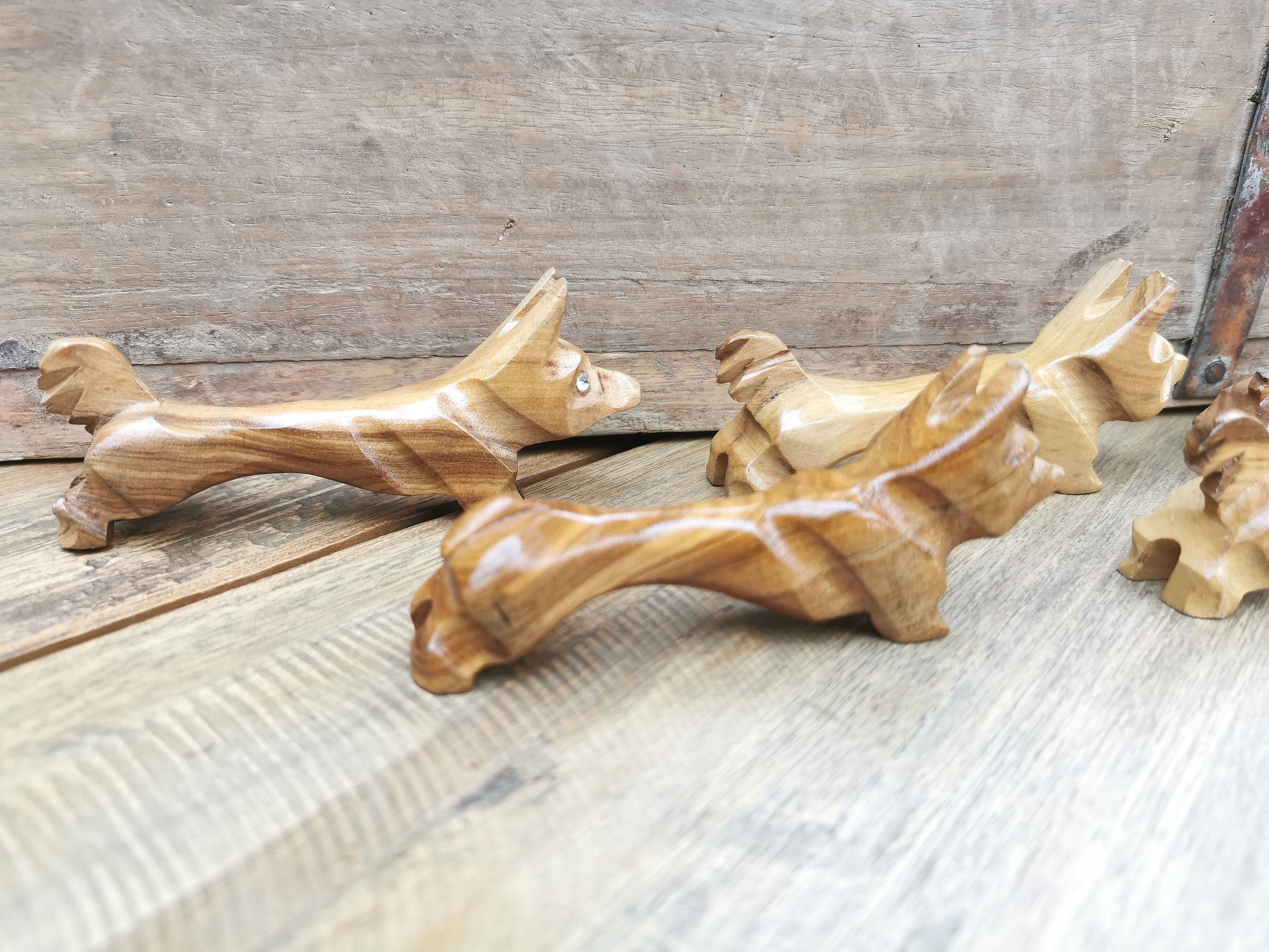 Set de 6 porte couteaux chien en bois