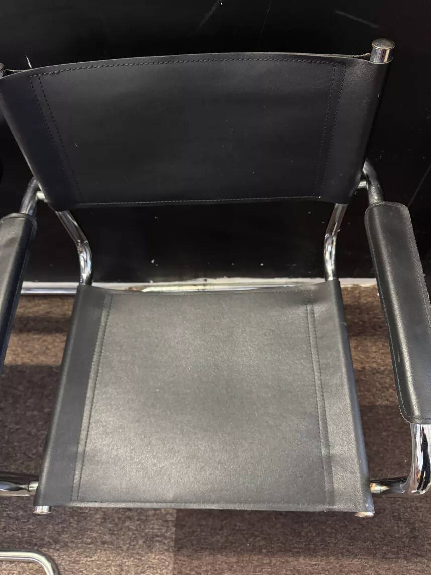 Set of 4 Armchairs in the style of Marcel Breuer – sled base