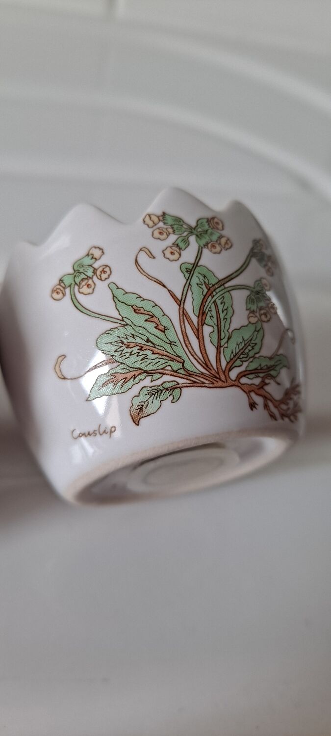 Egg salt and pepper set