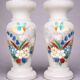 Paire de vases en verre opalin.