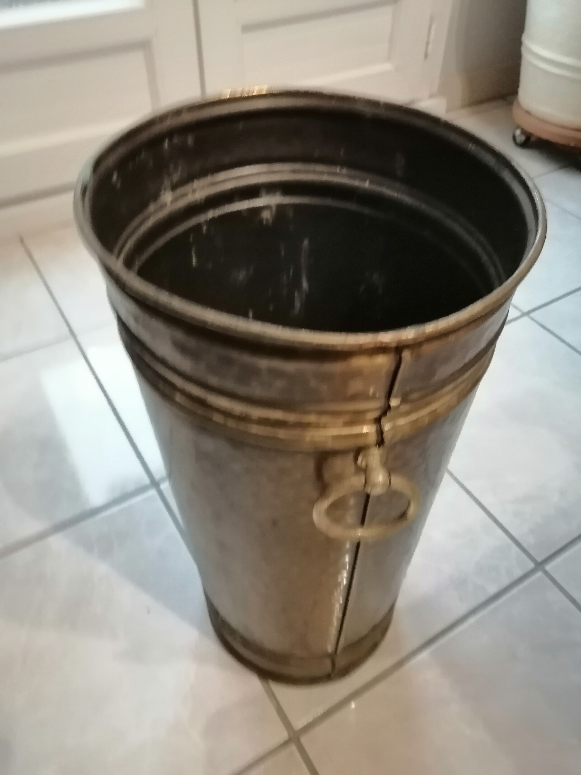Vintage martele copper paraphuie door