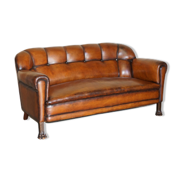 Canapé Chesterfield victorien en cuir avec pieds griffes de lion en chêne