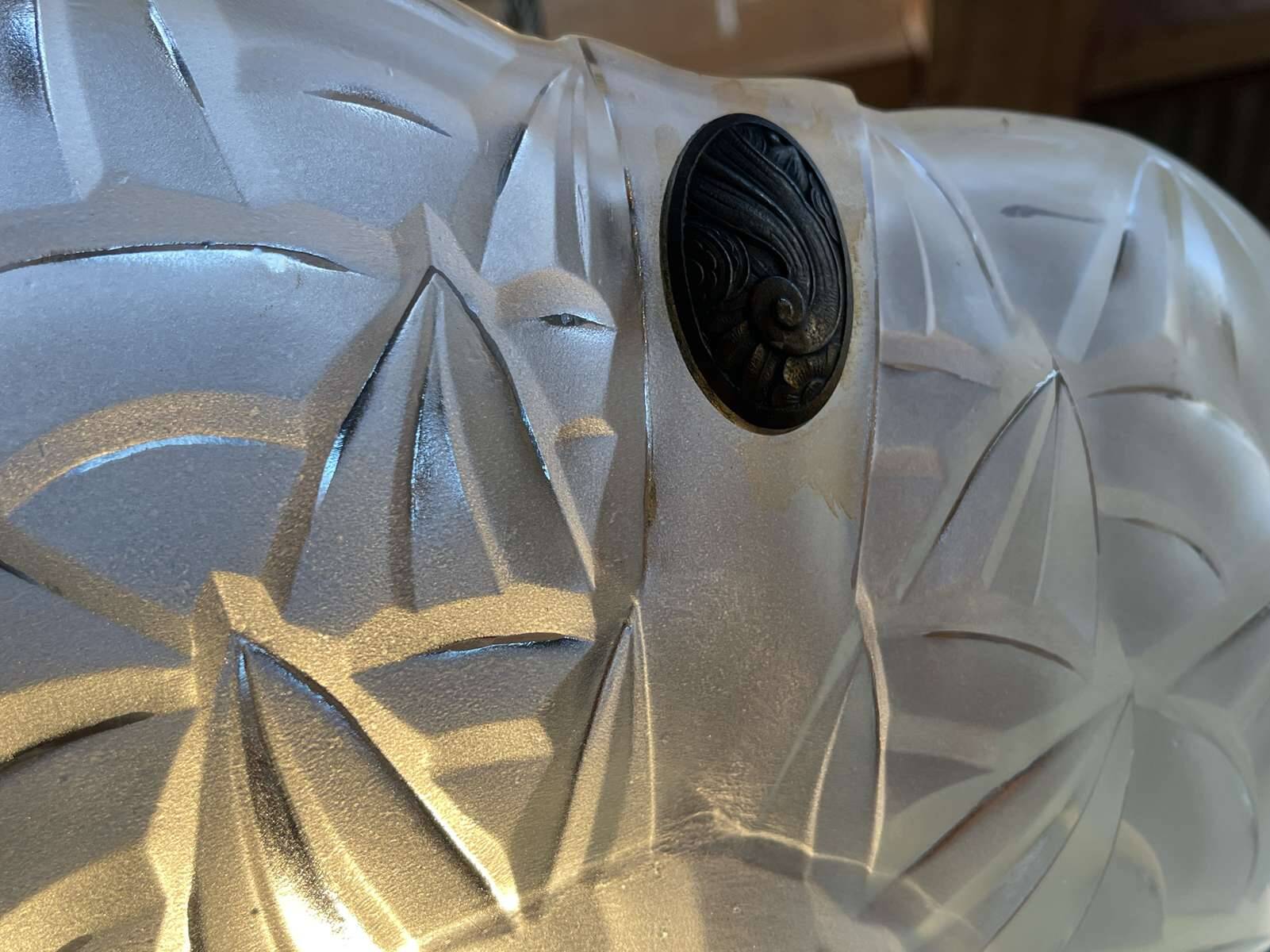 Art Deco suspension in moulded-pressed glass with geometric decoration signed Degué.