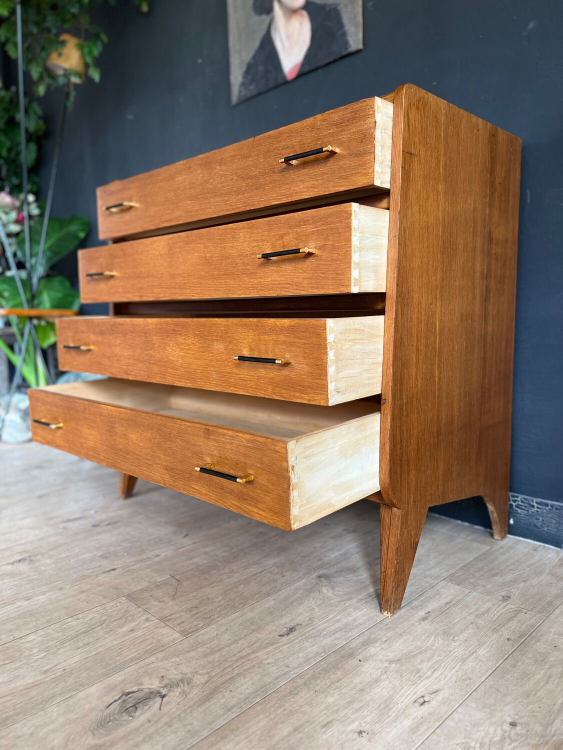 Vintage chest of drawers