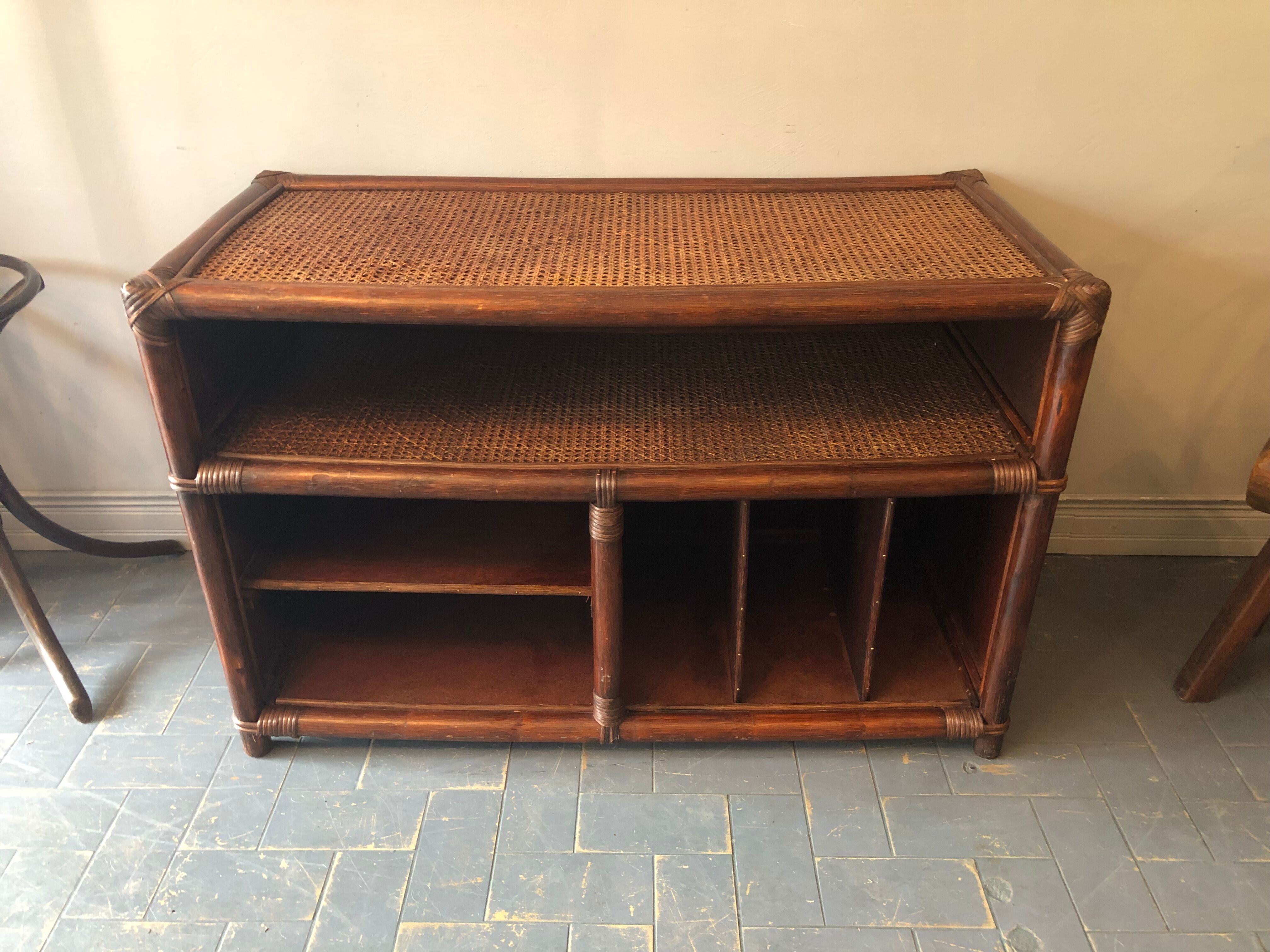 TV stand, hifi and vintage vinyls