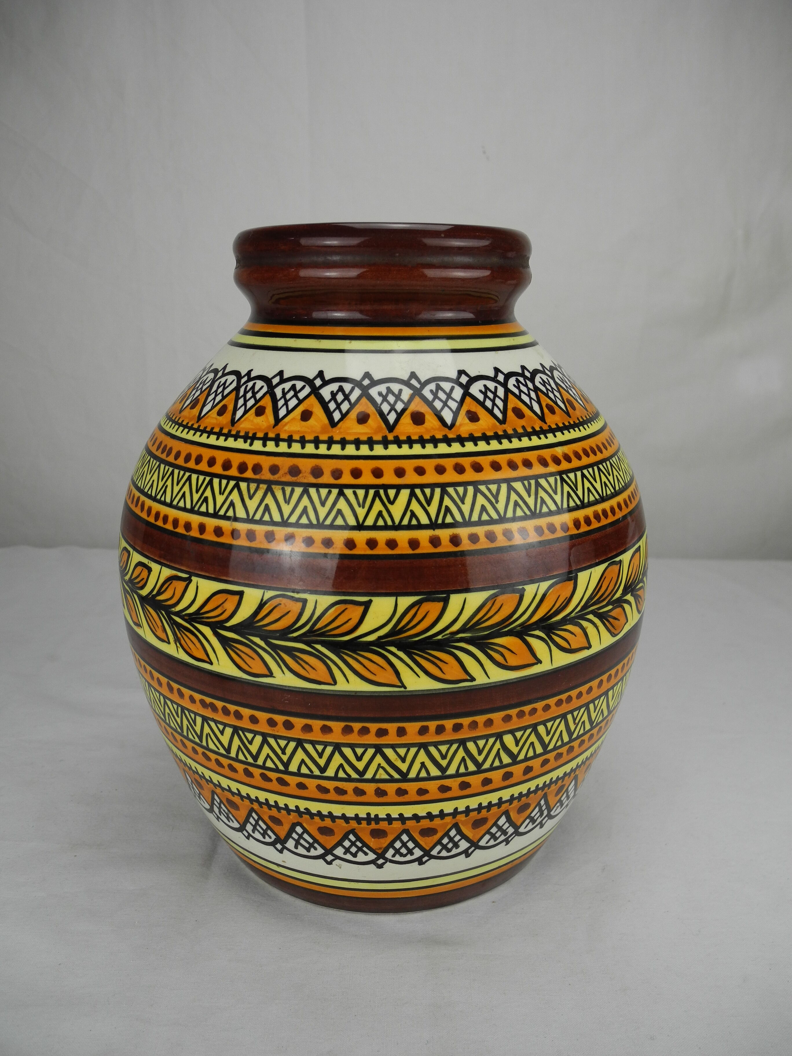 Old Henriot Quimper vase, vintage decor