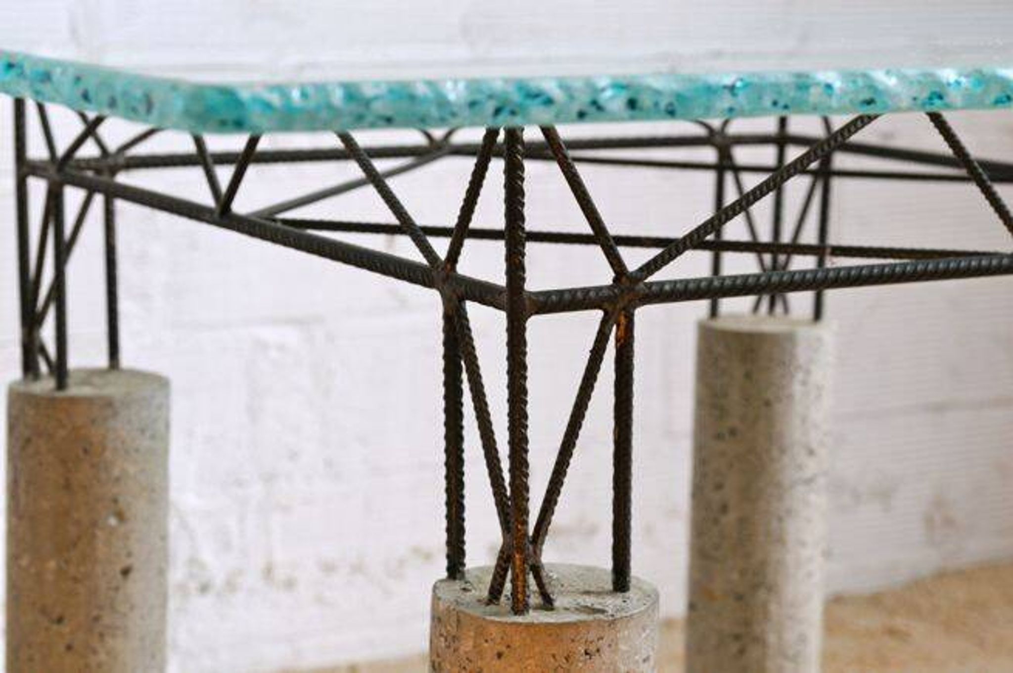 Table en béton et verre meulé, Italie 1980