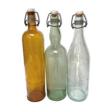 Bouteilles en verre anciennes