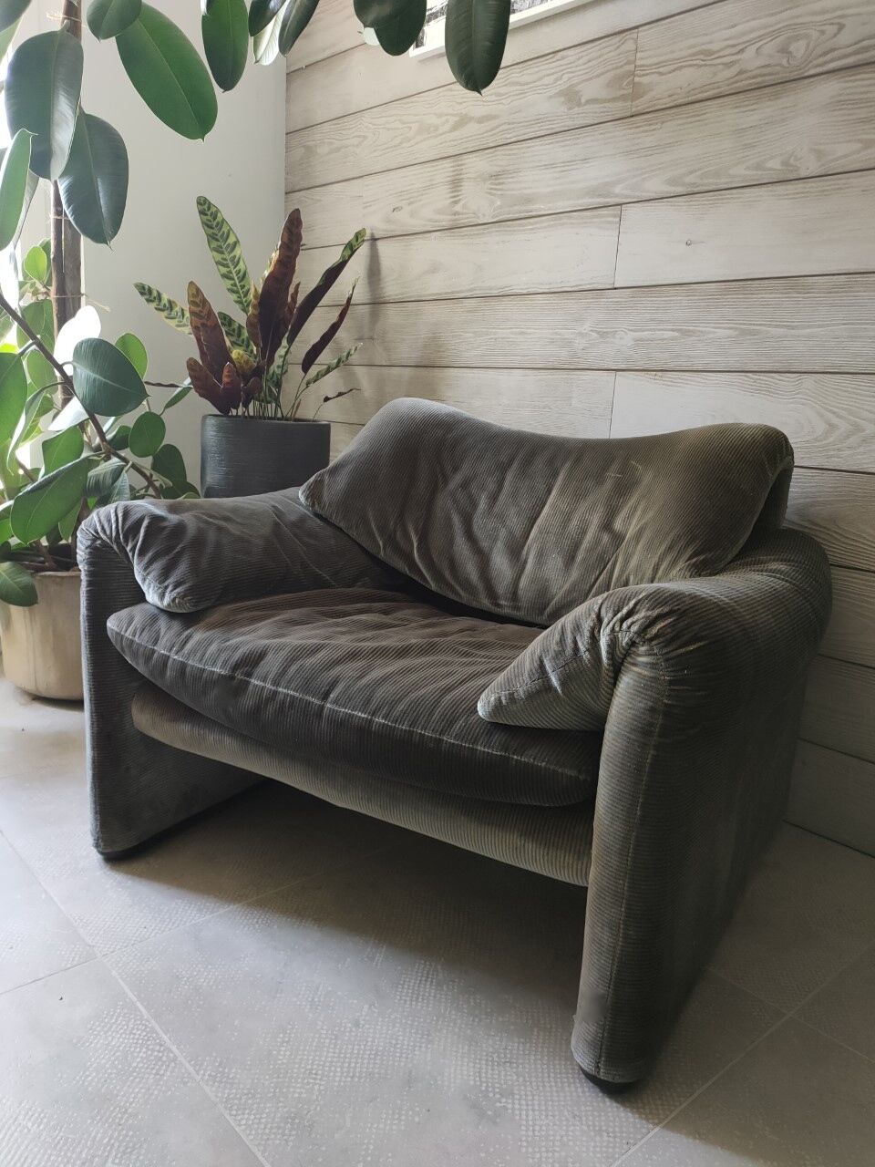 2 Maralunga chairs by Vico Magistretti for Cassina Italy