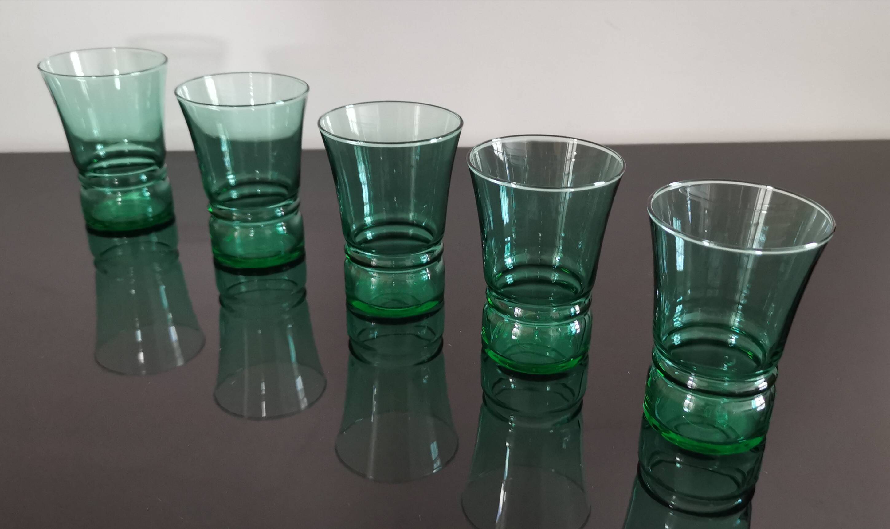 5 vintage excel green aperitif glasses